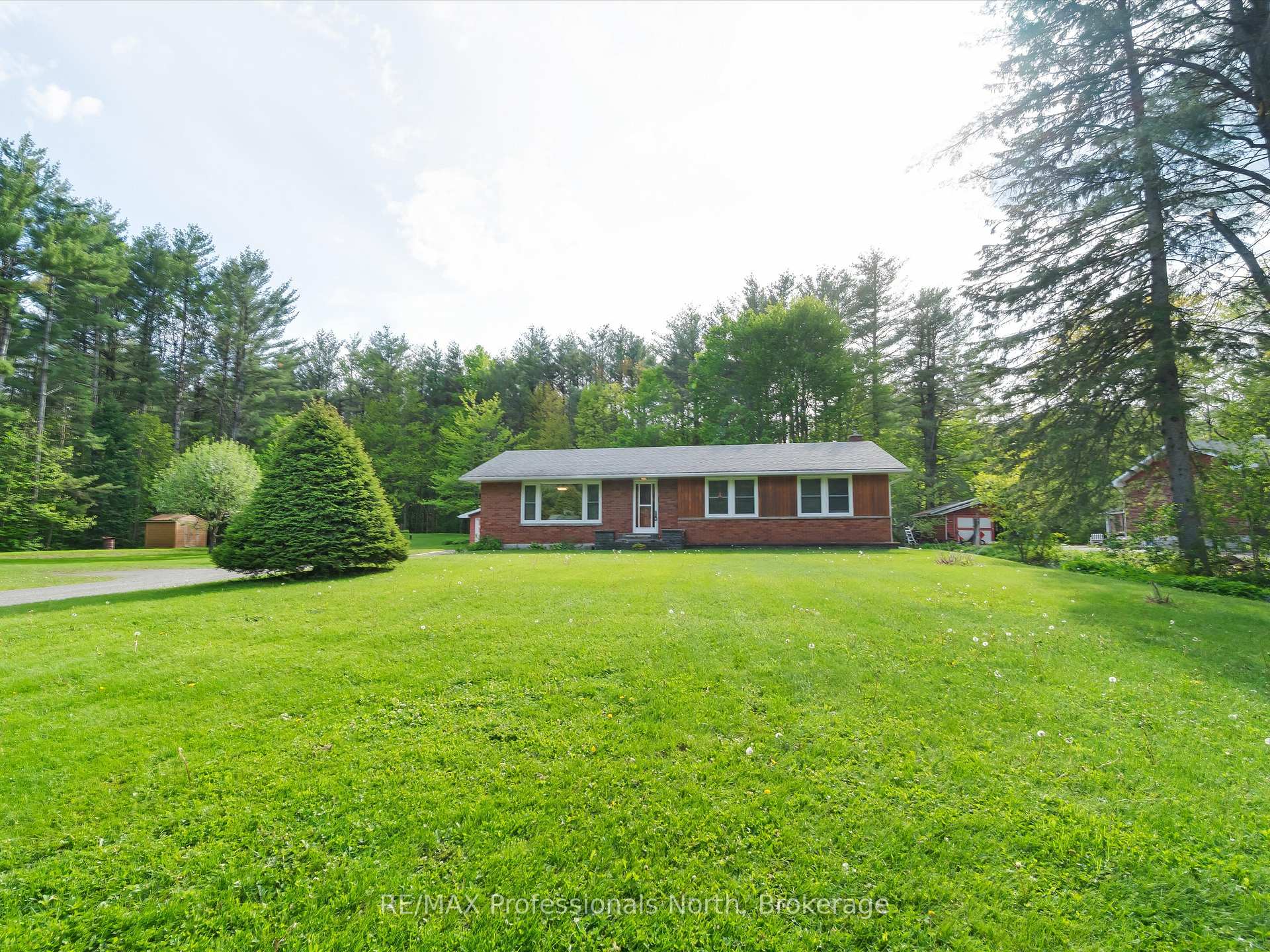 Photo 32 of 1166 Manitoba Street, Bracebridge, Monck (Bracebridge) — HOMEH