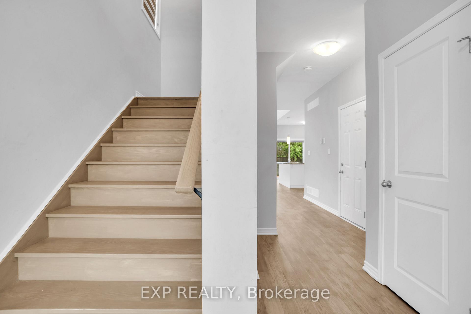 Photo 3 of 220 Morton Street, Thorold, Allanburg/Thorold South — HOMEH