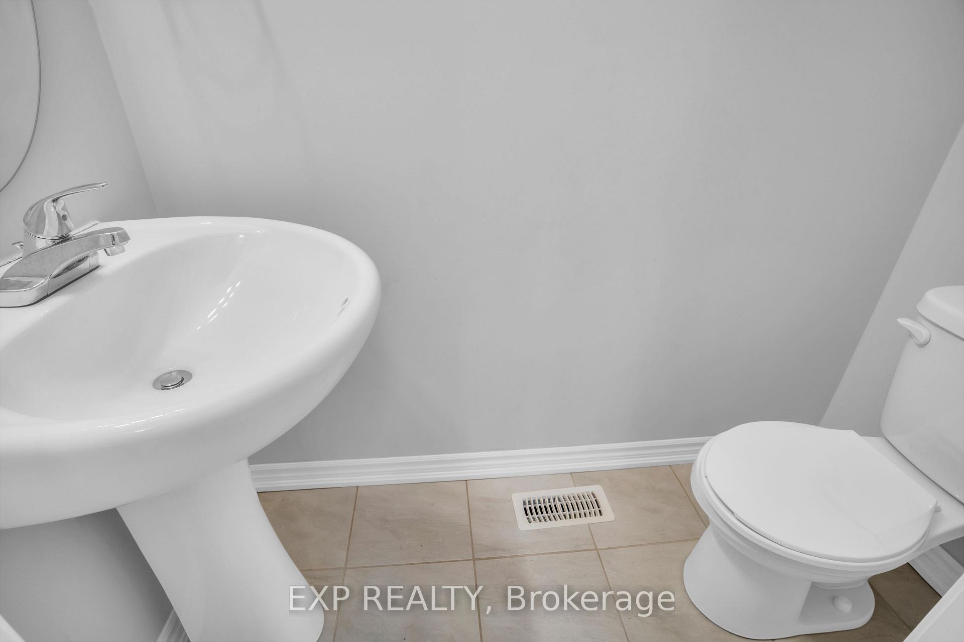 Photo 2 of 220 Morton Street, Thorold, Allanburg/Thorold South — HOMEH