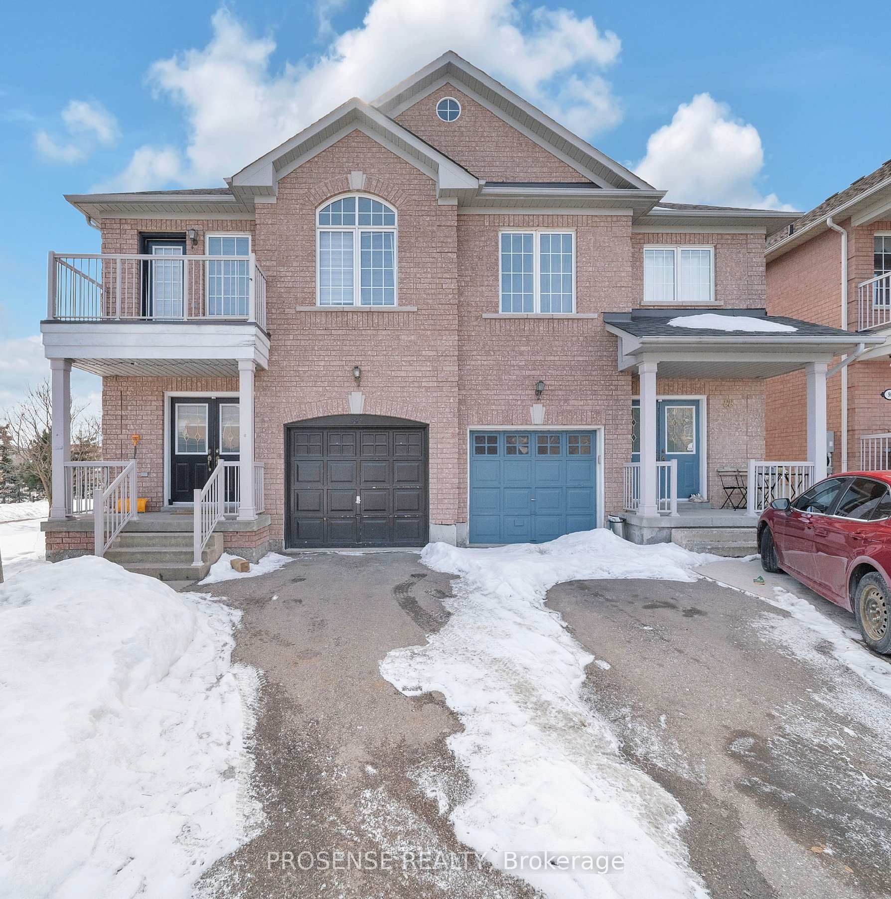Front of 86 Andes Cres