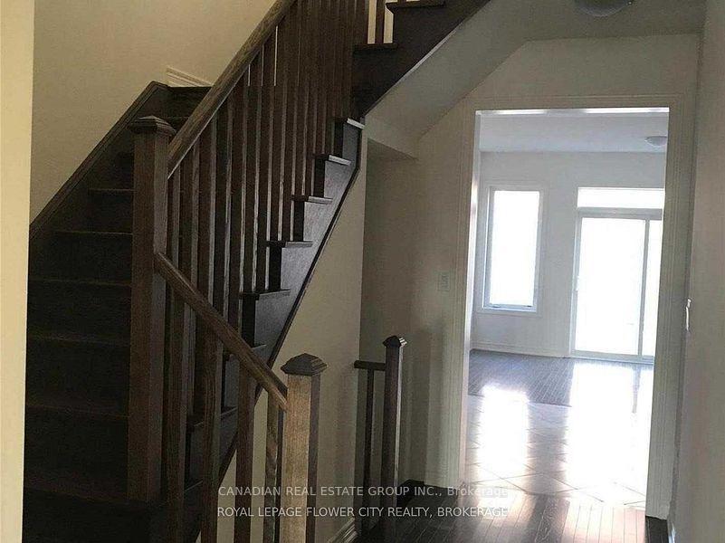 Photo 7 of 77 Adventura Road, Brampton, Northwest Brampton — HOMEH