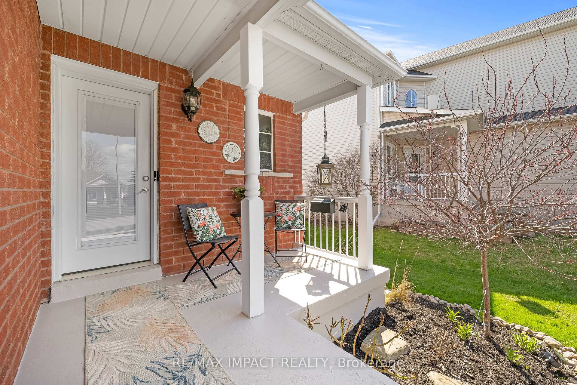 Photo 4 of 18 Steinway Drive, Scugog, Port Perry — HOMEH