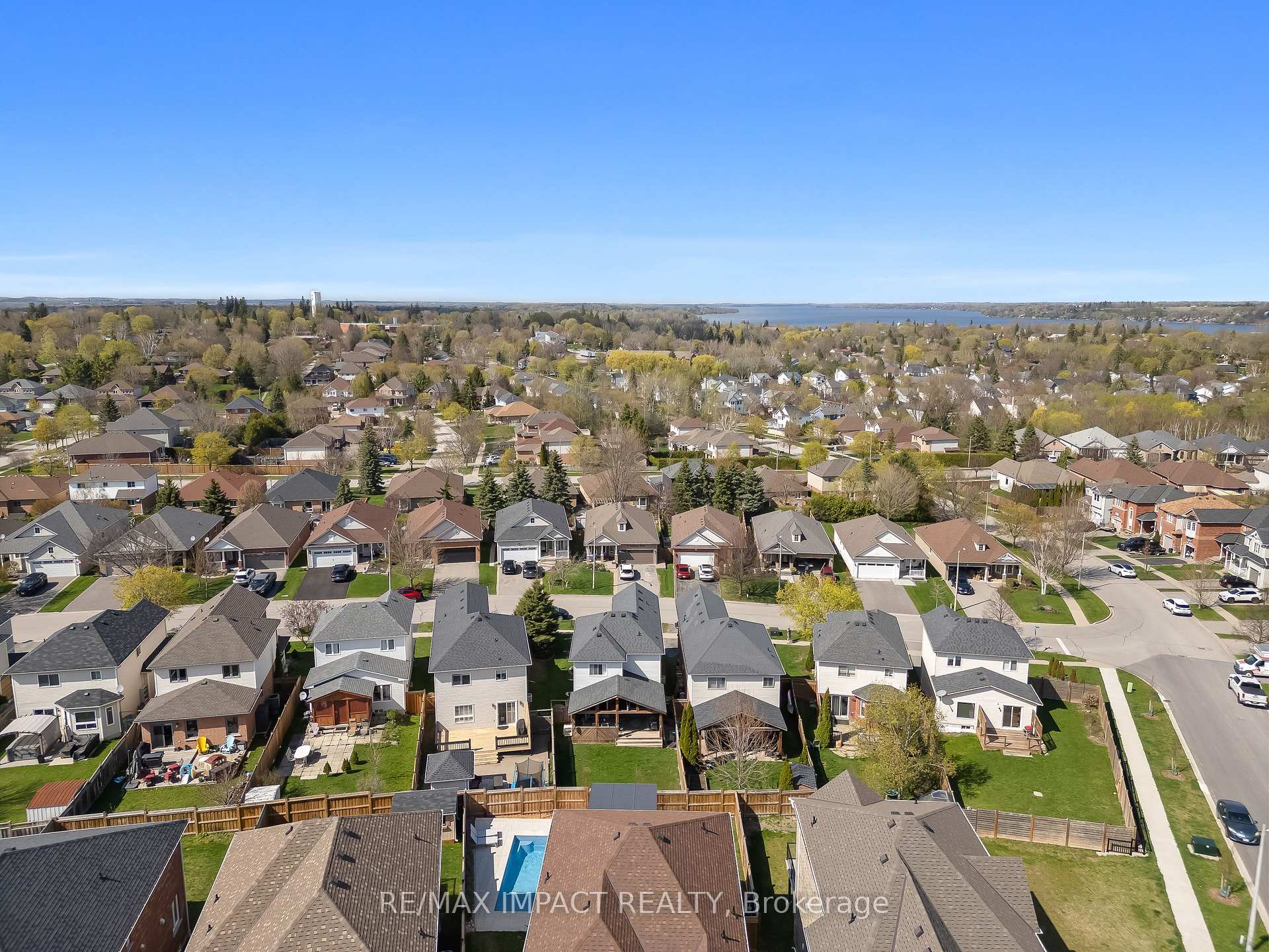 Photo 33 of 18 Steinway Drive, Scugog, Port Perry — HOMEH
