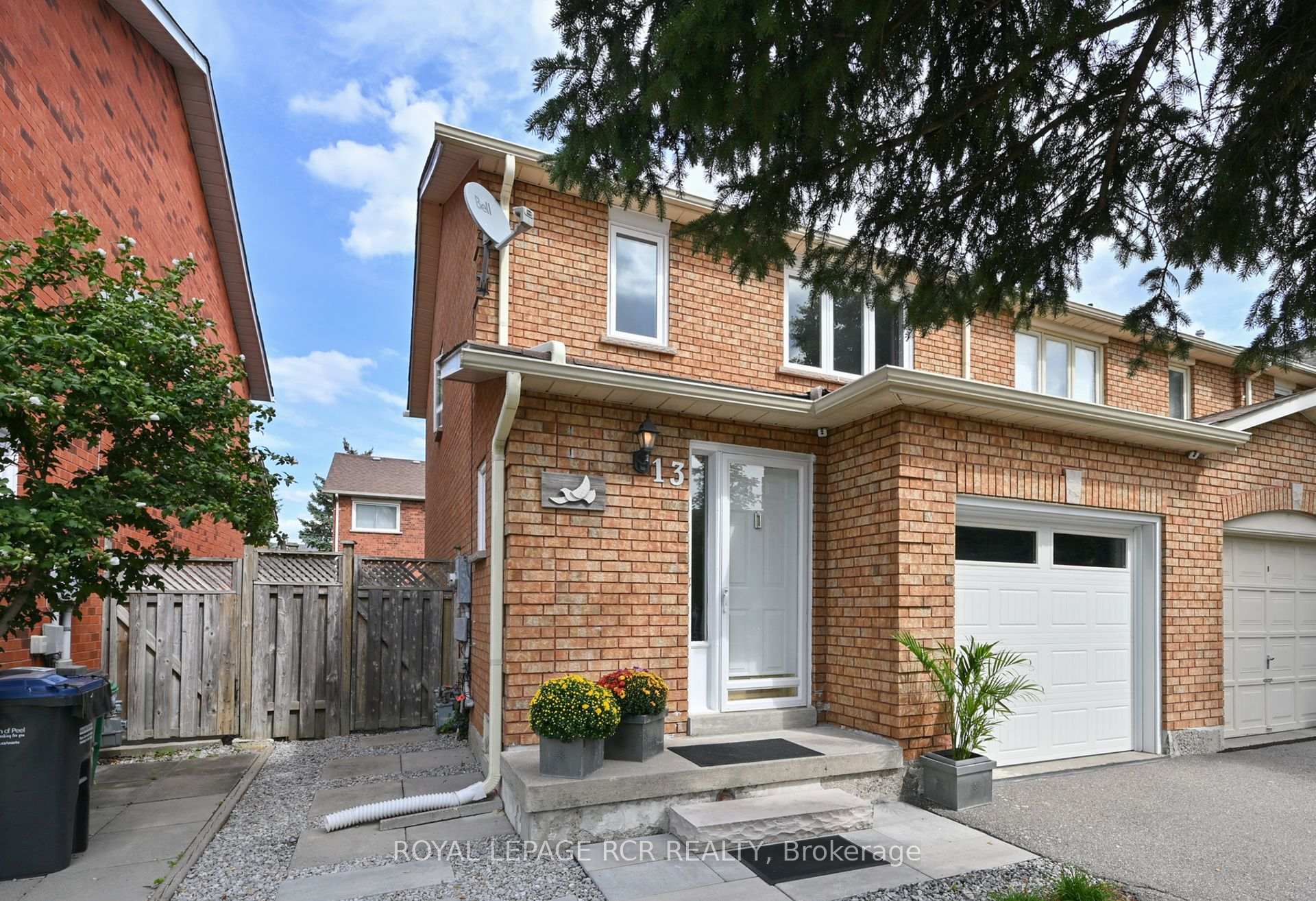 Photo 1 of 13 Wood Circle, Caledon, Bolton East — HOMEH