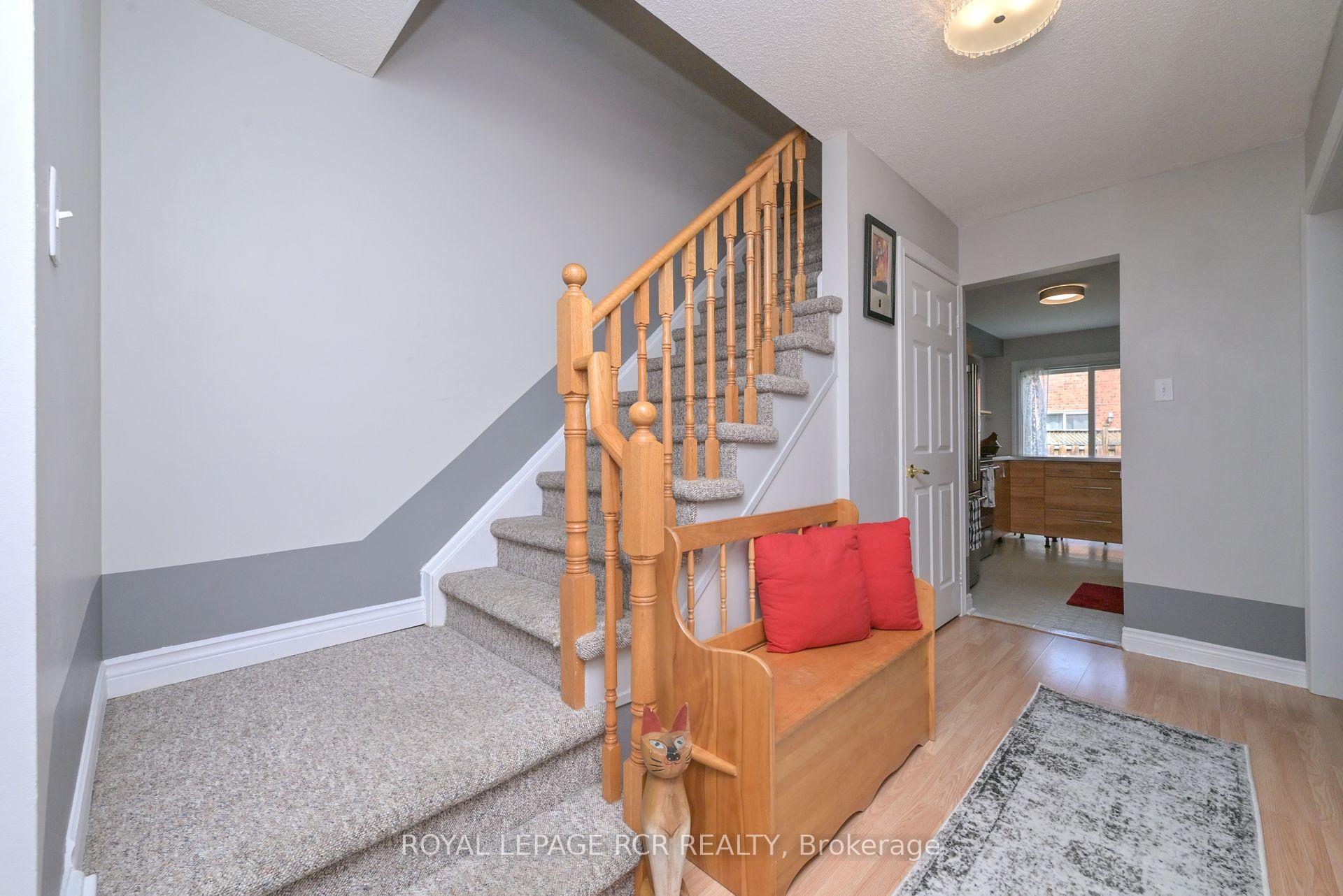 Photo 8 of 13 Wood Circle, Caledon, Bolton East — HOMEH