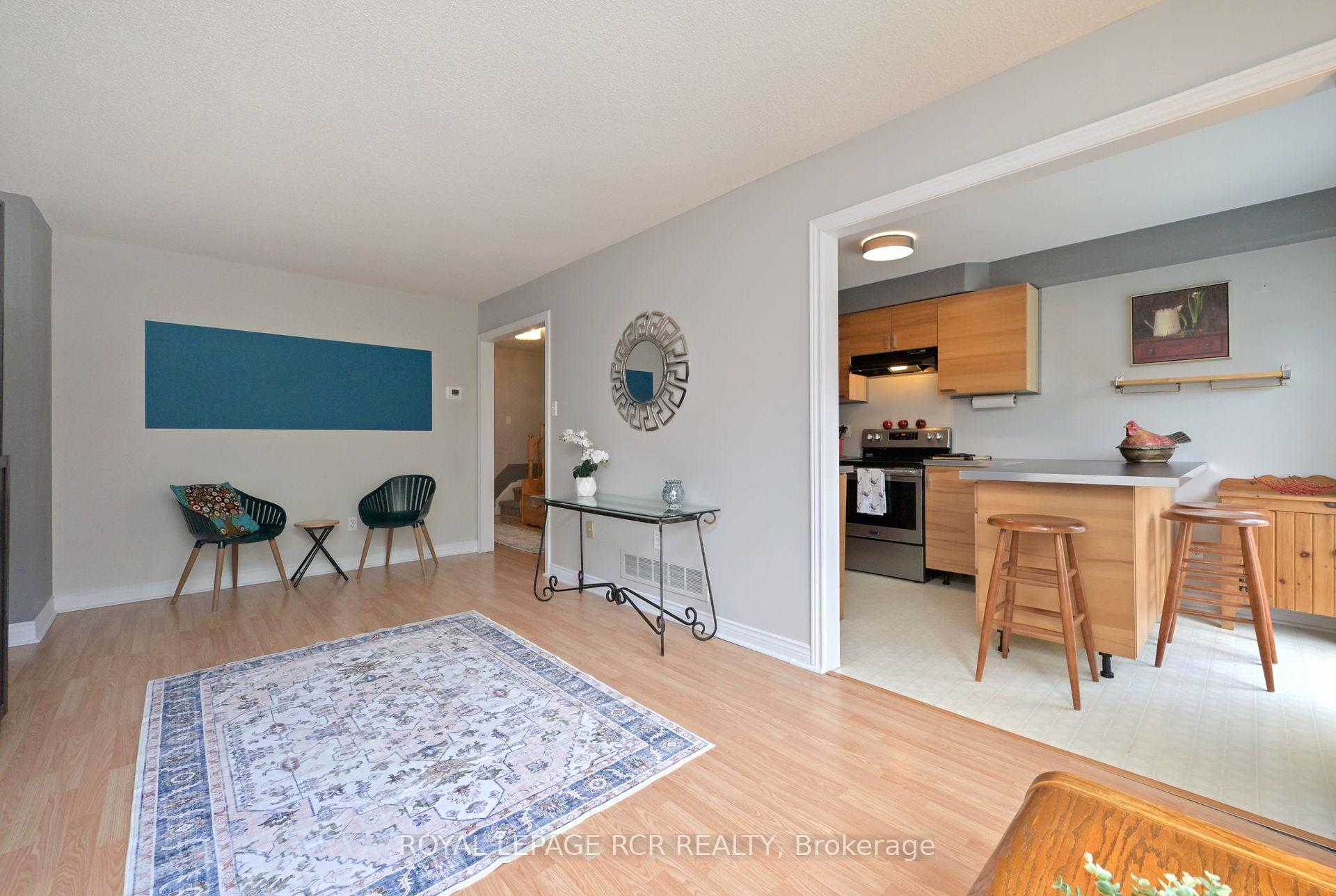 Photo 11 of 13 Wood Circle, Caledon, Bolton East — HOMEH