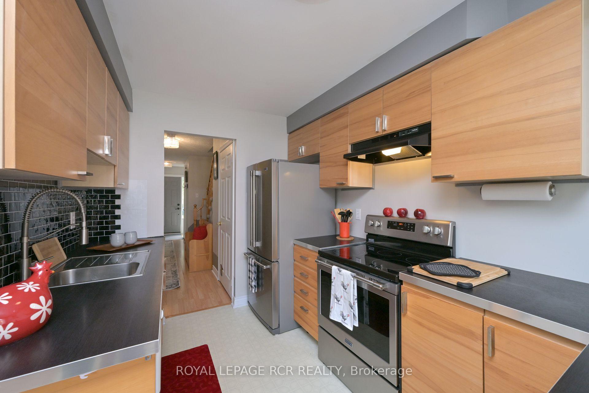 Photo 18 of 13 Wood Circle, Caledon, Bolton East — HOMEH