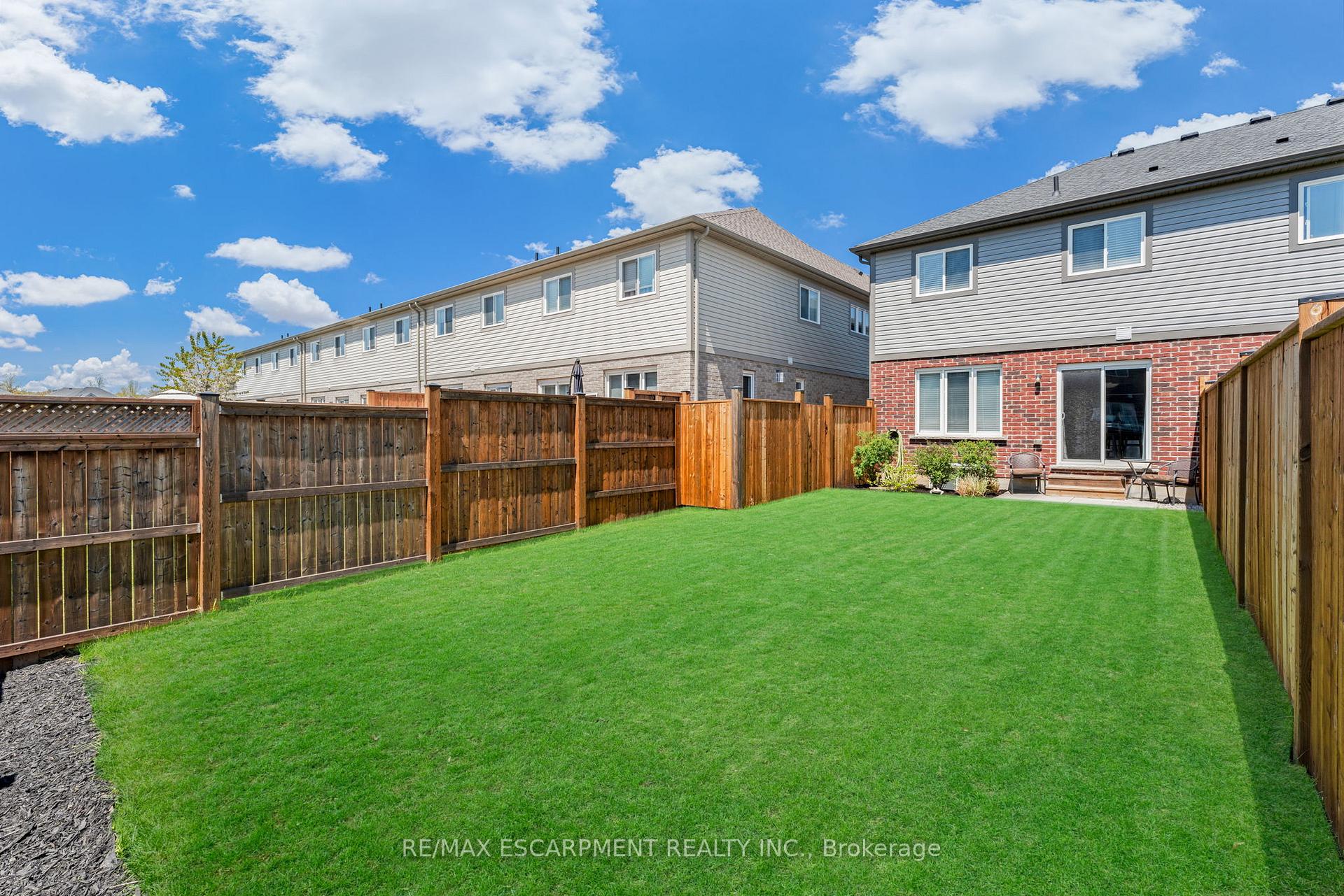 Photo 13 of 111 Heron Street, Welland, Coyle Creek — HOMEH