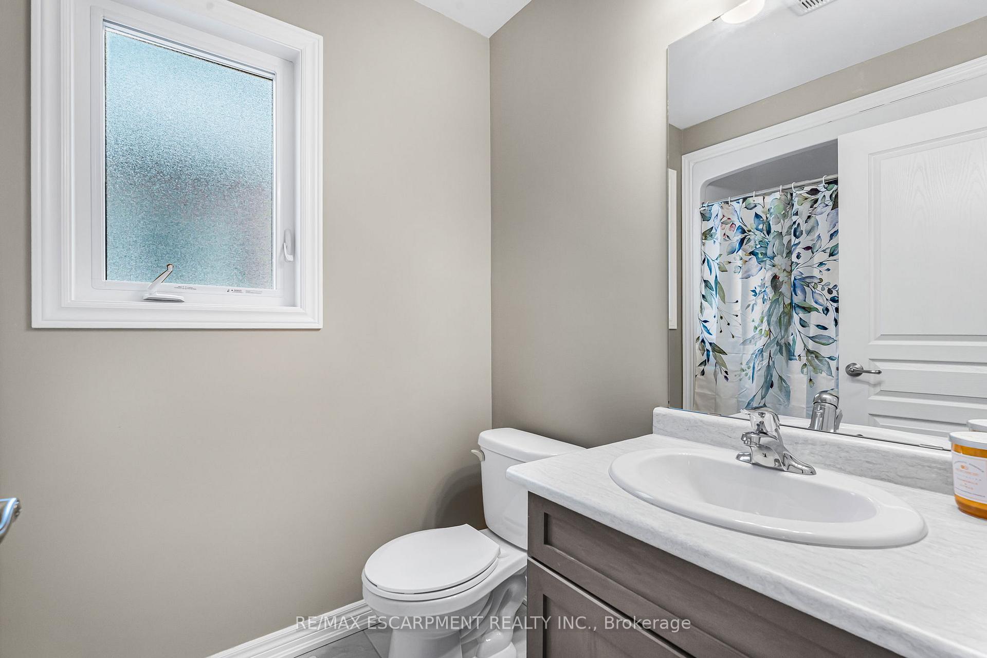 Photo 11 of 111 Heron Street, Welland, Coyle Creek — HOMEH