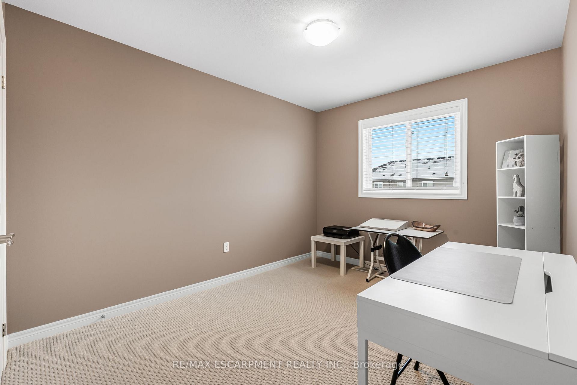 Photo 21 of 111 Heron Street, Welland, Coyle Creek — HOMEH