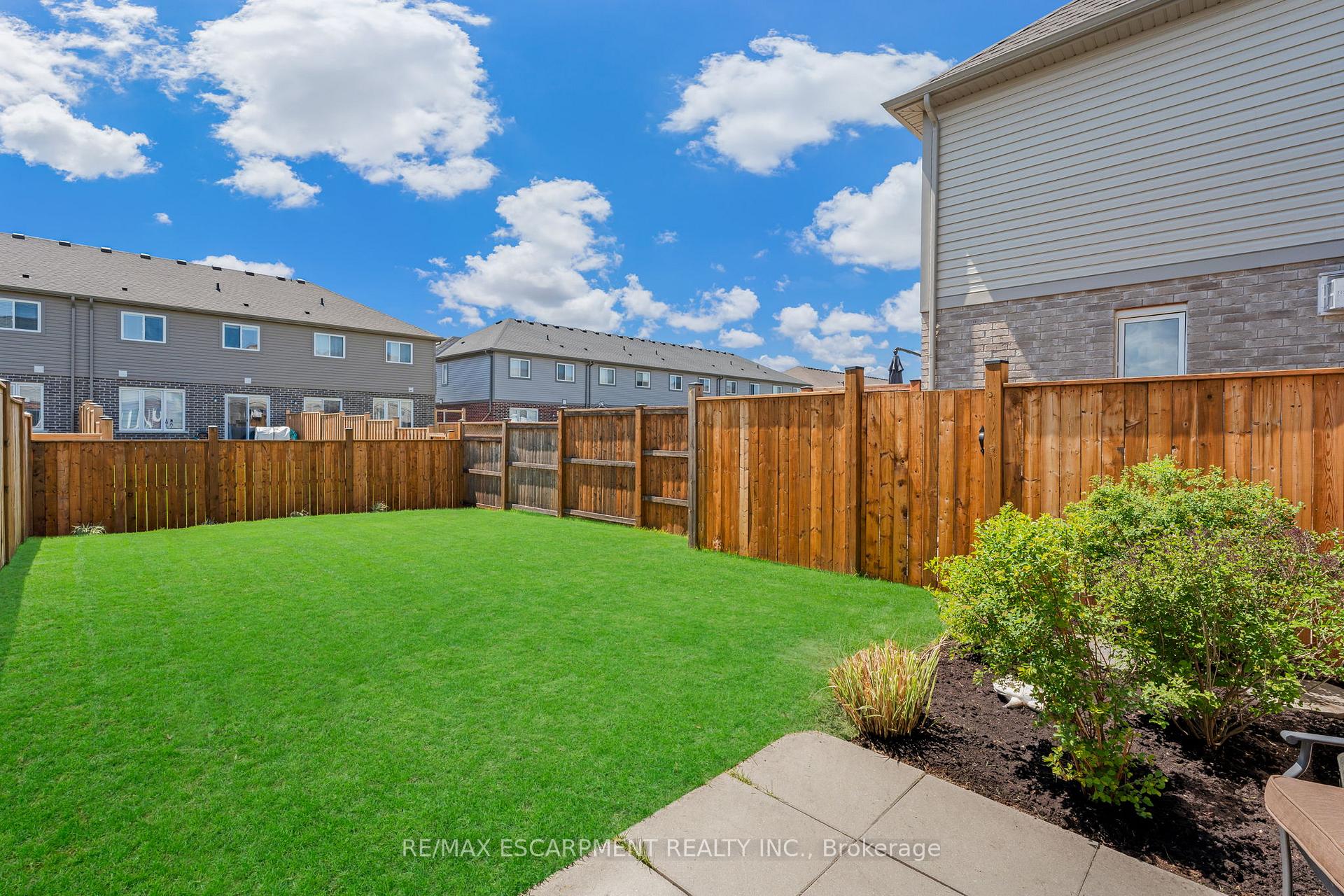 Photo 25 of 111 Heron Street, Welland, Coyle Creek — HOMEH