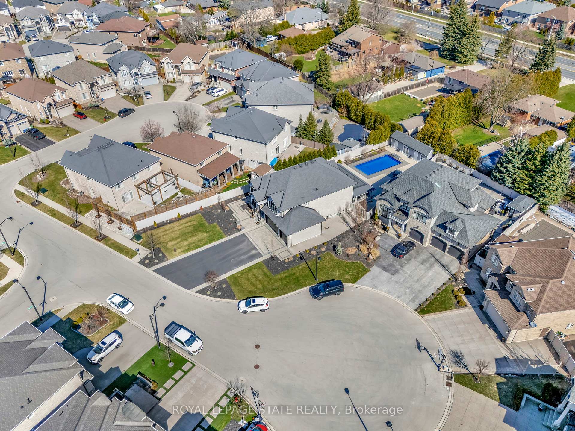 Photo 3 of 7 Bernini Court, Hamilton, Carpenter — HOMEH