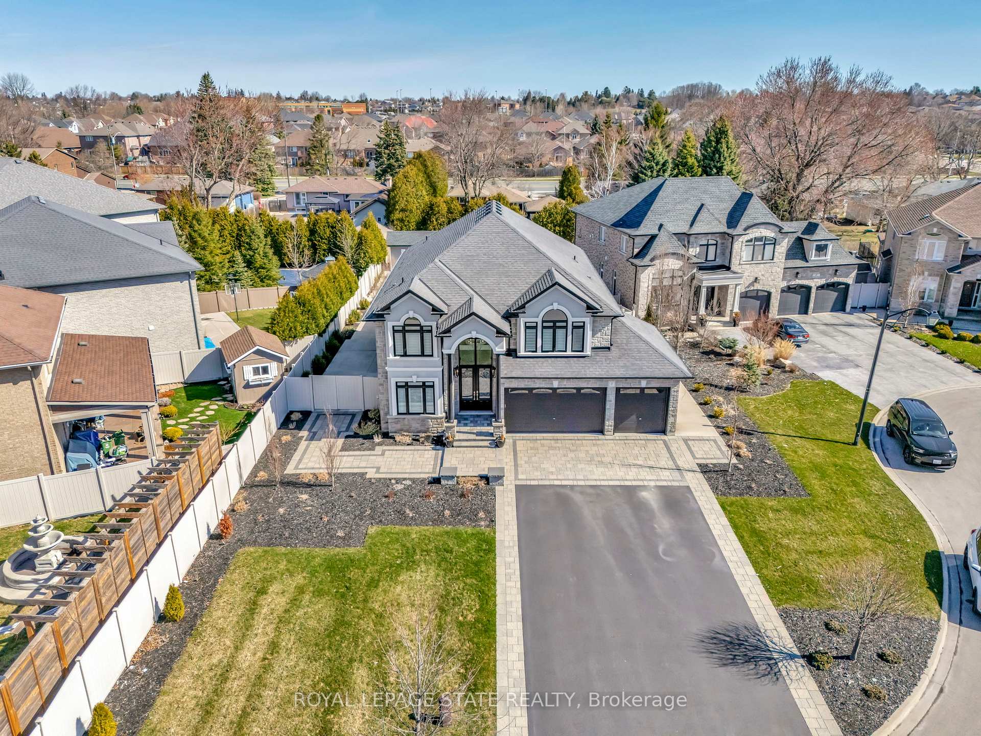 Photo 4 of 7 Bernini Court, Hamilton, Carpenter — HOMEH