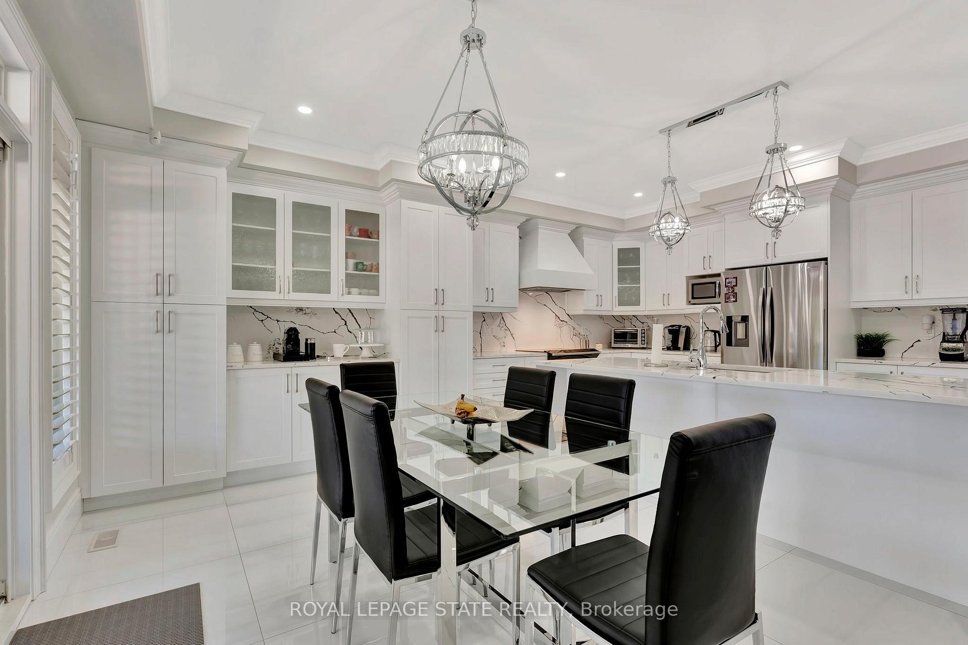 Photo 19 of 7 Bernini Court, Hamilton, Carpenter — HOMEH