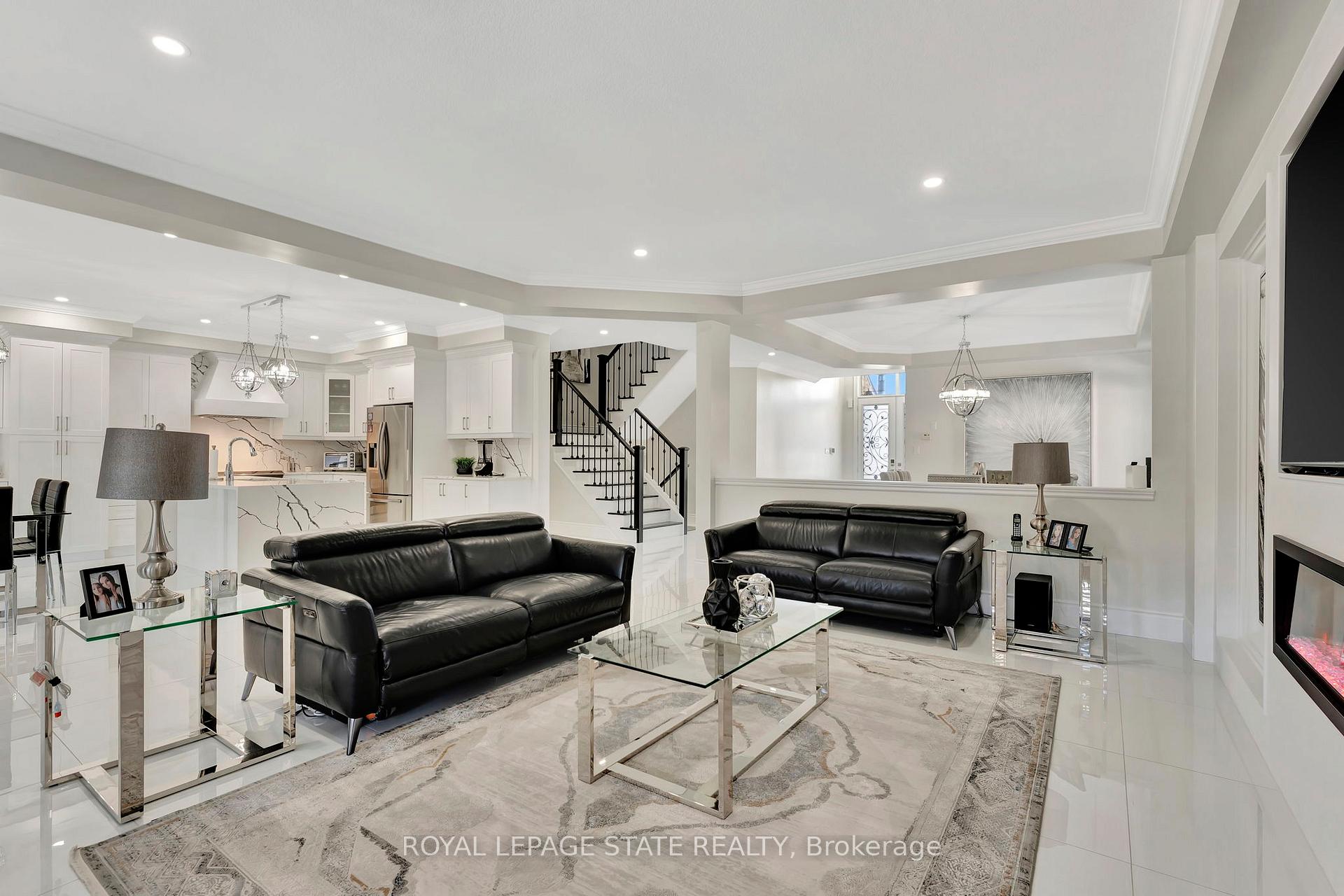 Photo 21 of 7 Bernini Court, Hamilton, Carpenter — HOMEH