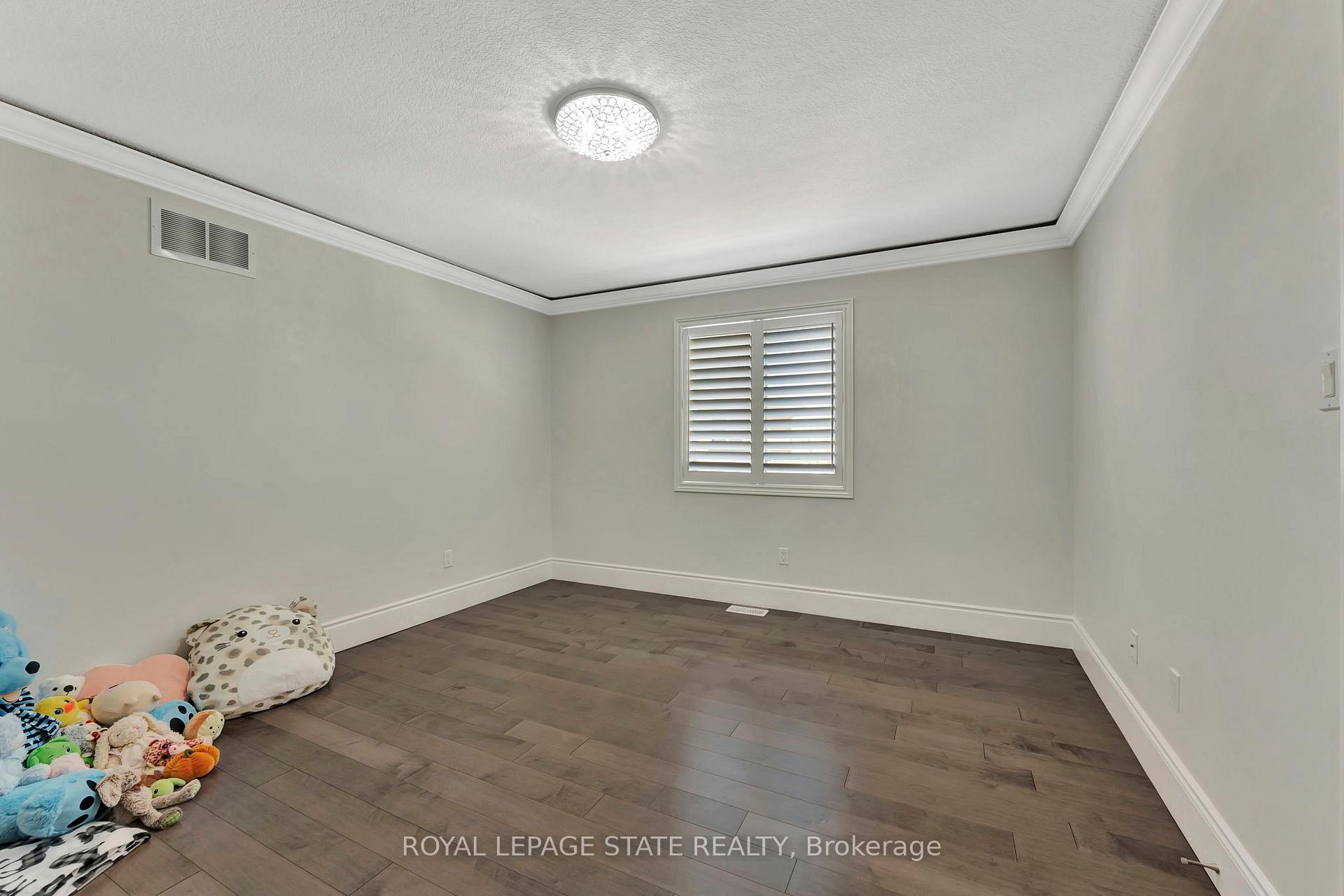 Photo 34 of 7 Bernini Court, Hamilton, Carpenter — HOMEH