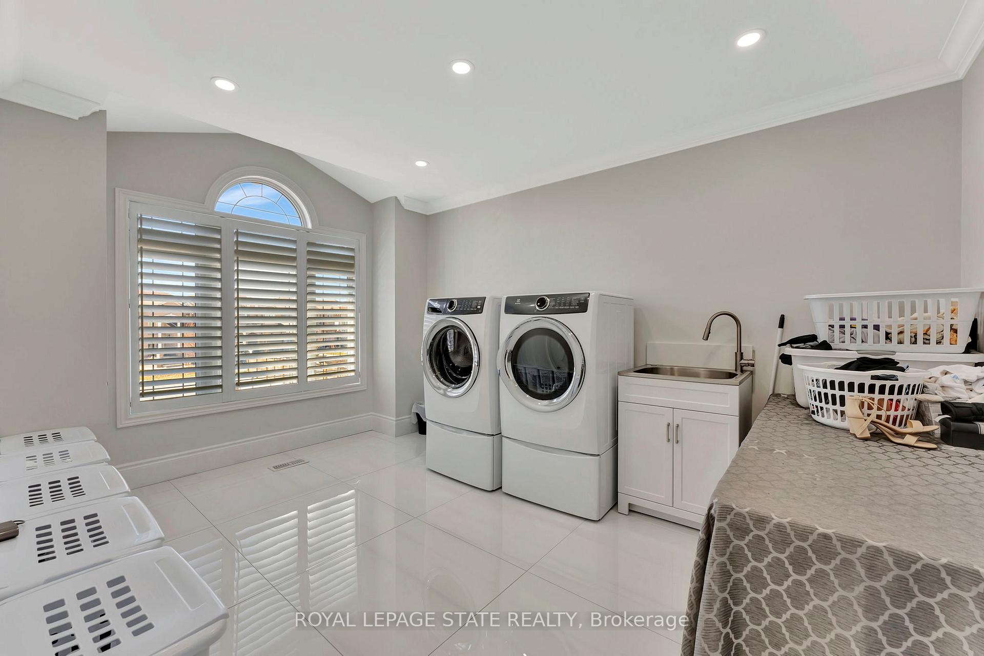 Photo 37 of 7 Bernini Court, Hamilton, Carpenter — HOMEH