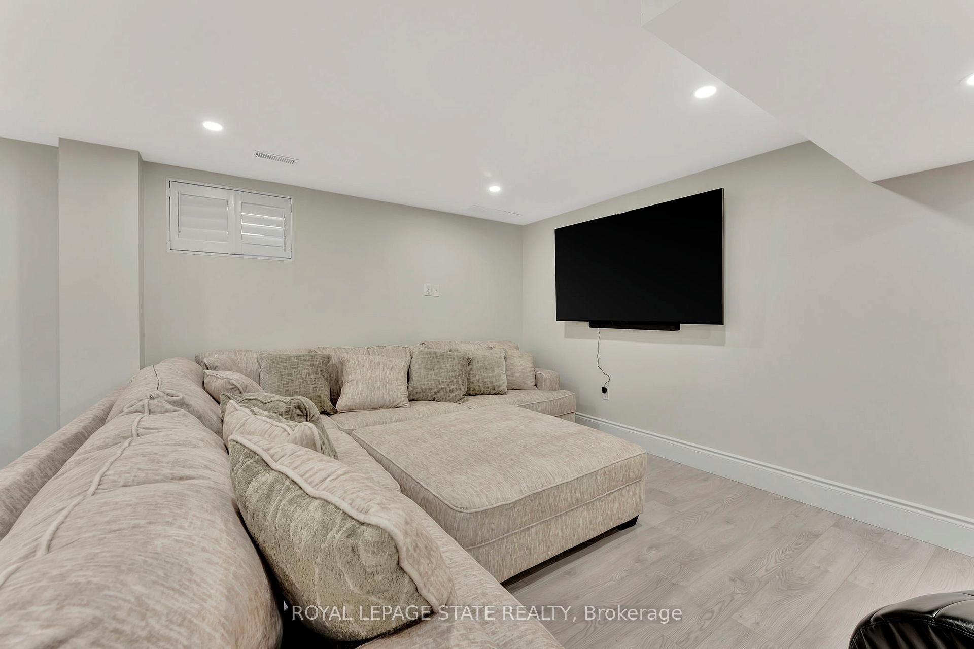 Photo 39 of 7 Bernini Court, Hamilton, Carpenter — HOMEH