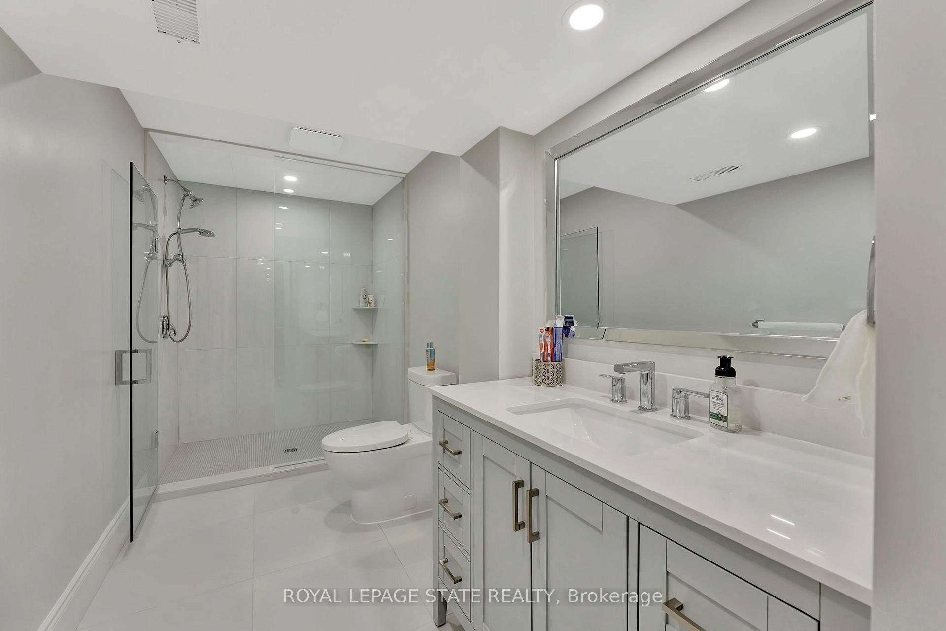 Photo 41 of 7 Bernini Court, Hamilton, Carpenter — HOMEH