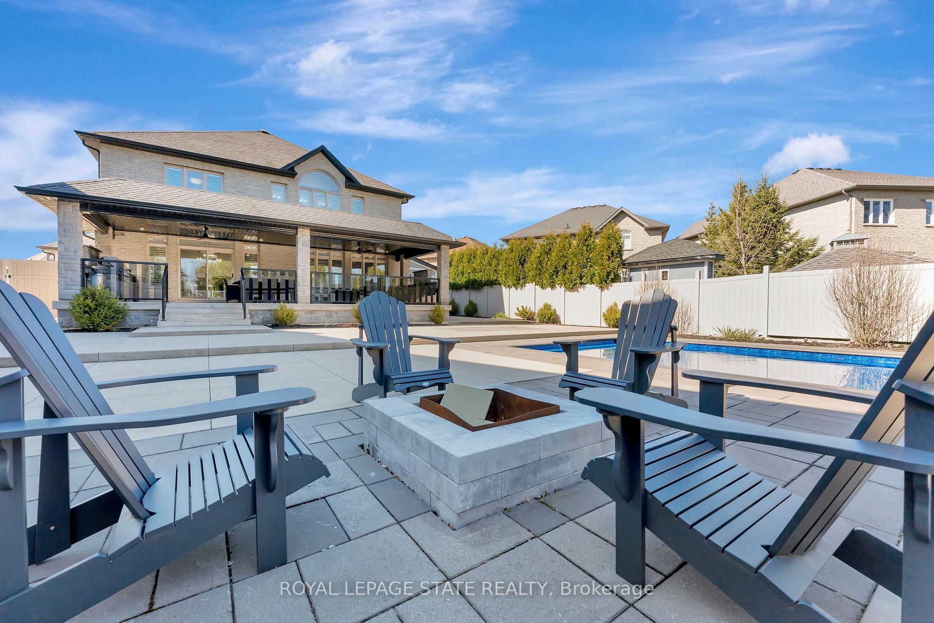 Photo 49 of 7 Bernini Court, Hamilton, Carpenter — HOMEH