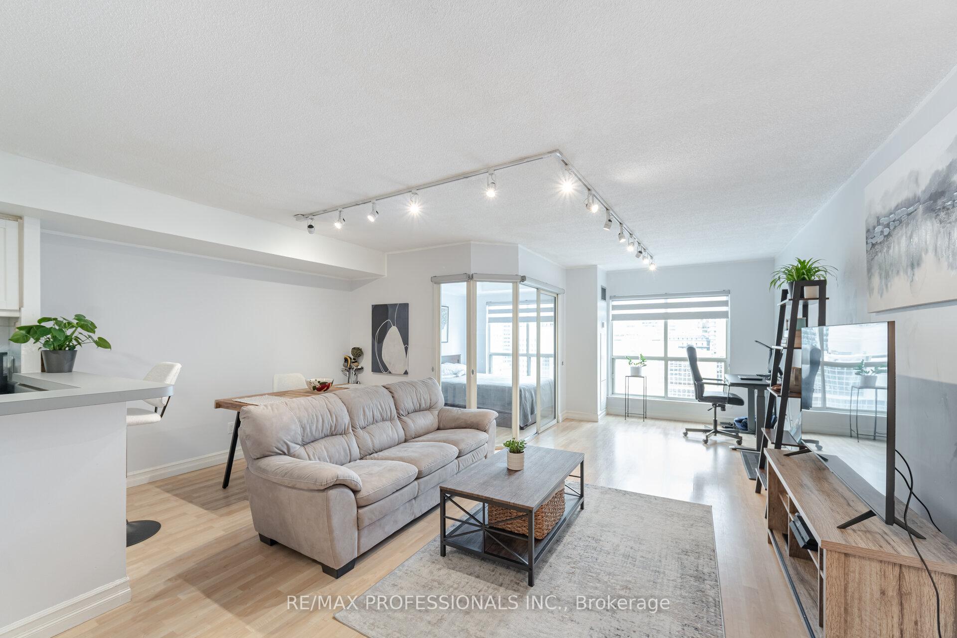 Photo 10 of Unit 2211, 25 The Esplanade, Toronto, Waterfront Communities — HOMEH