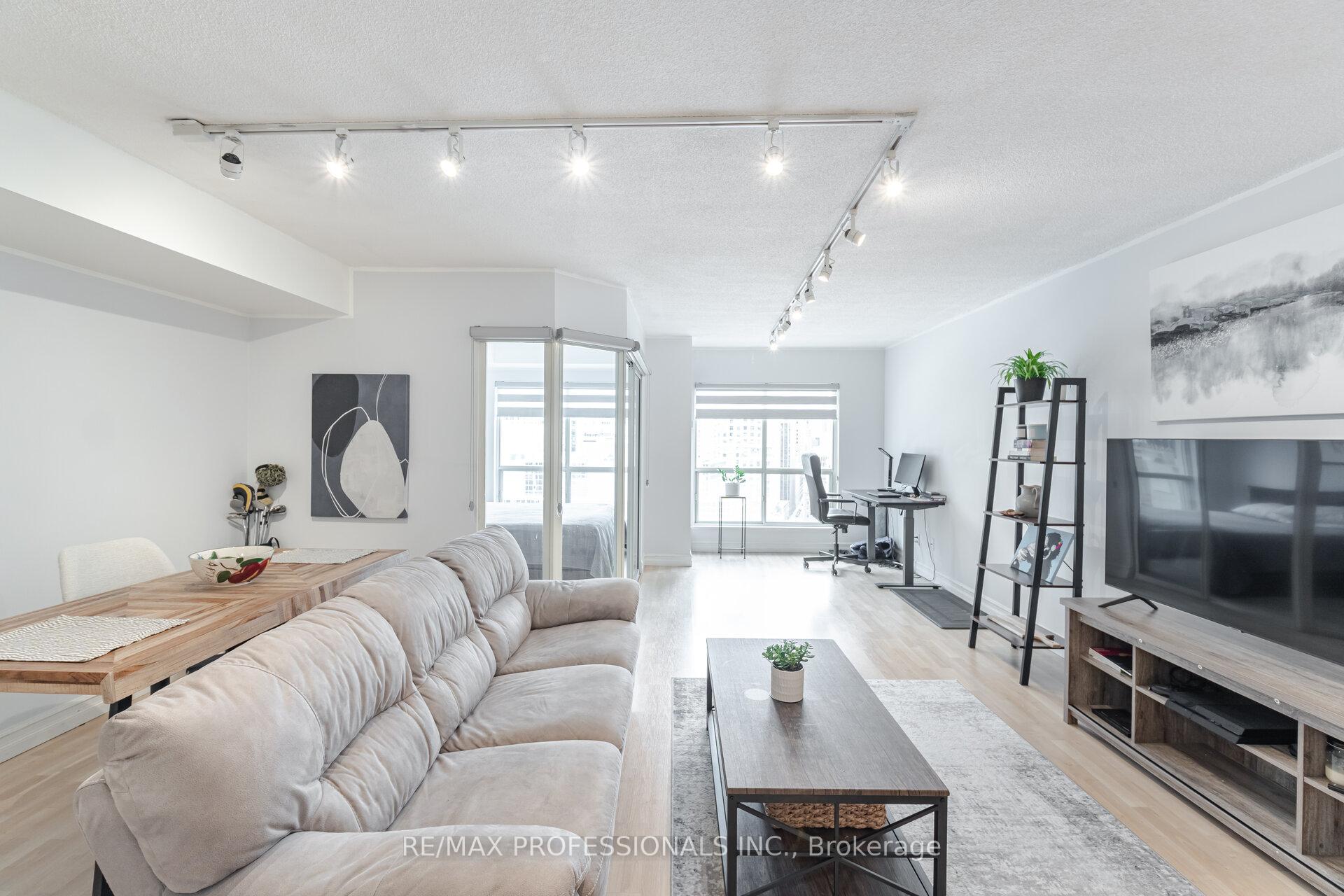 Photo 7 of Unit 2211, 25 The Esplanade, Toronto, Waterfront Communities — HOMEH