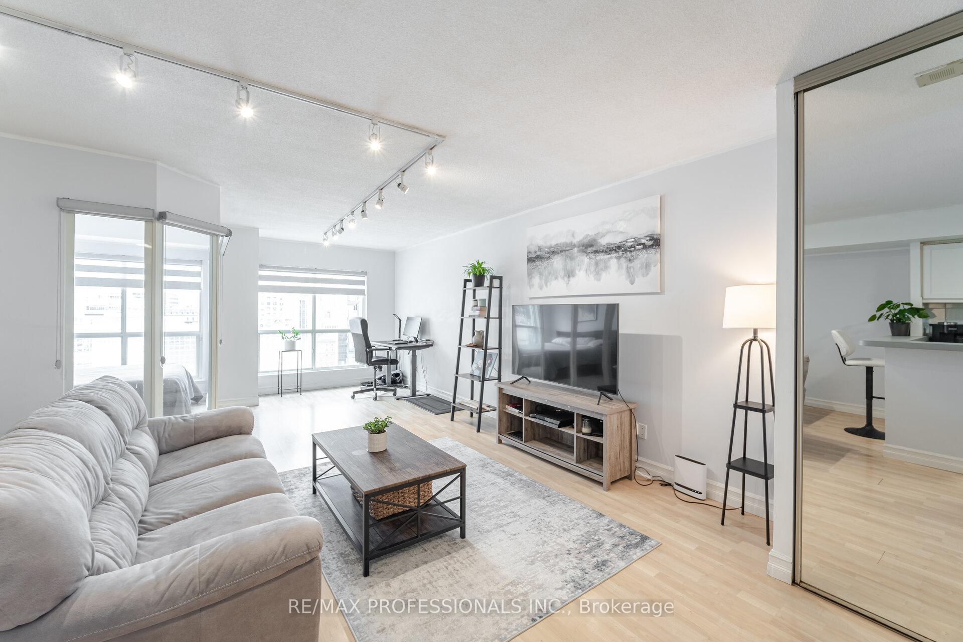 Photo 22 of Unit 2211, 25 The Esplanade, Toronto, Waterfront Communities — HOMEH