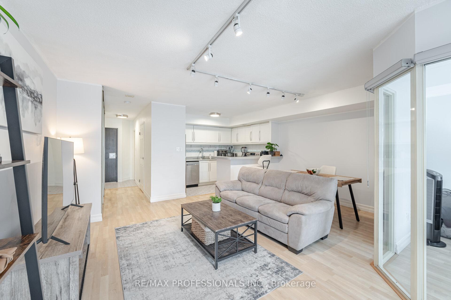 Photo 4 of Unit 2211, 25 The Esplanade, Toronto, Waterfront Communities — HOMEH