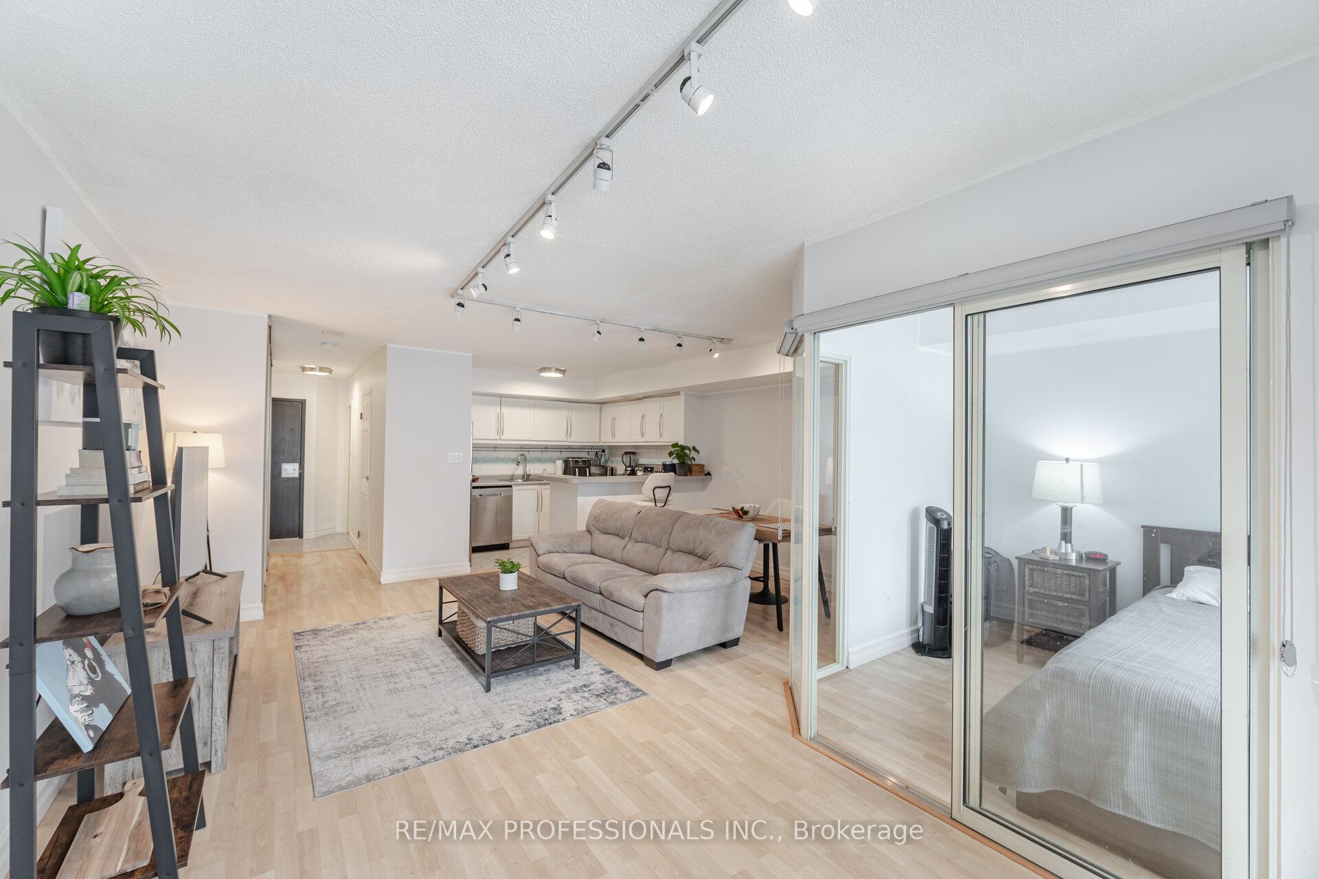 Photo 17 of Unit 2211, 25 The Esplanade, Toronto, Waterfront Communities — HOMEH