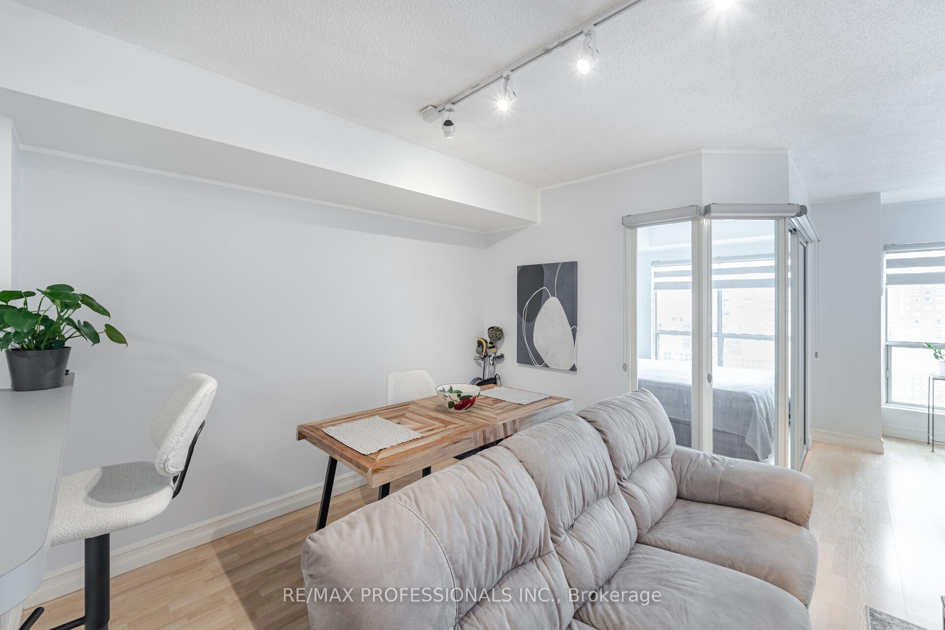 Photo 33 of Unit 2211, 25 The Esplanade, Toronto, Waterfront Communities — HOMEH