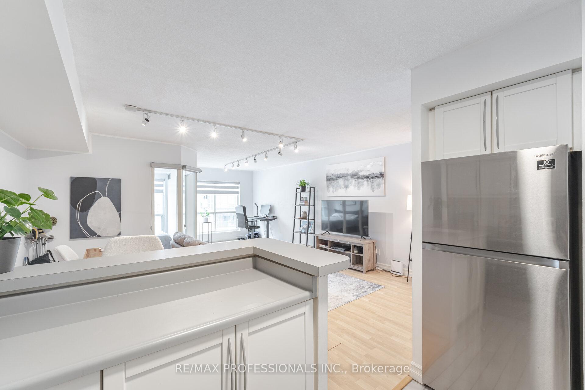 Photo 8 of Unit 2211, 25 The Esplanade, Toronto, Waterfront Communities — HOMEH