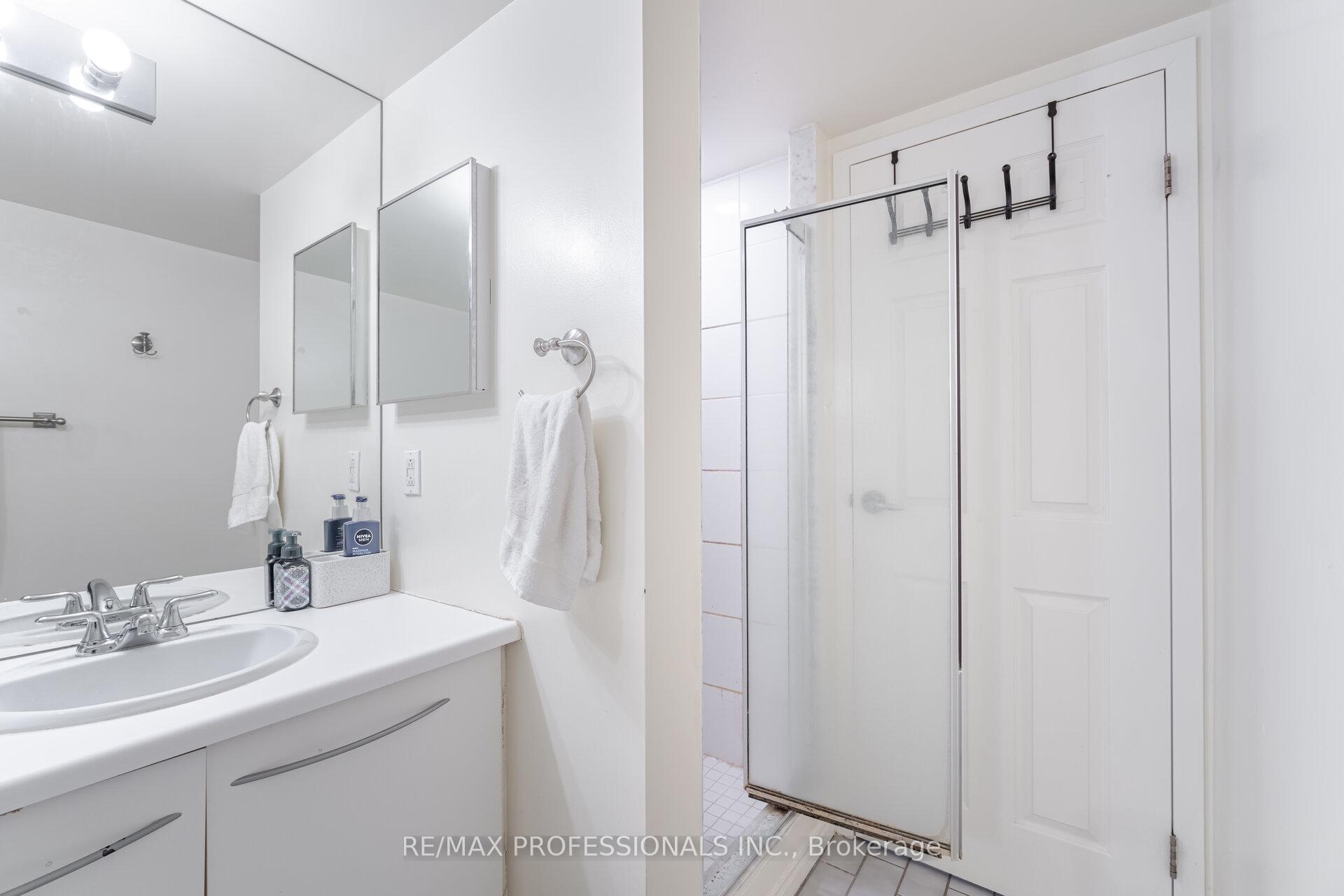 Photo 11 of Unit 2211, 25 The Esplanade, Toronto, Waterfront Communities — HOMEH
