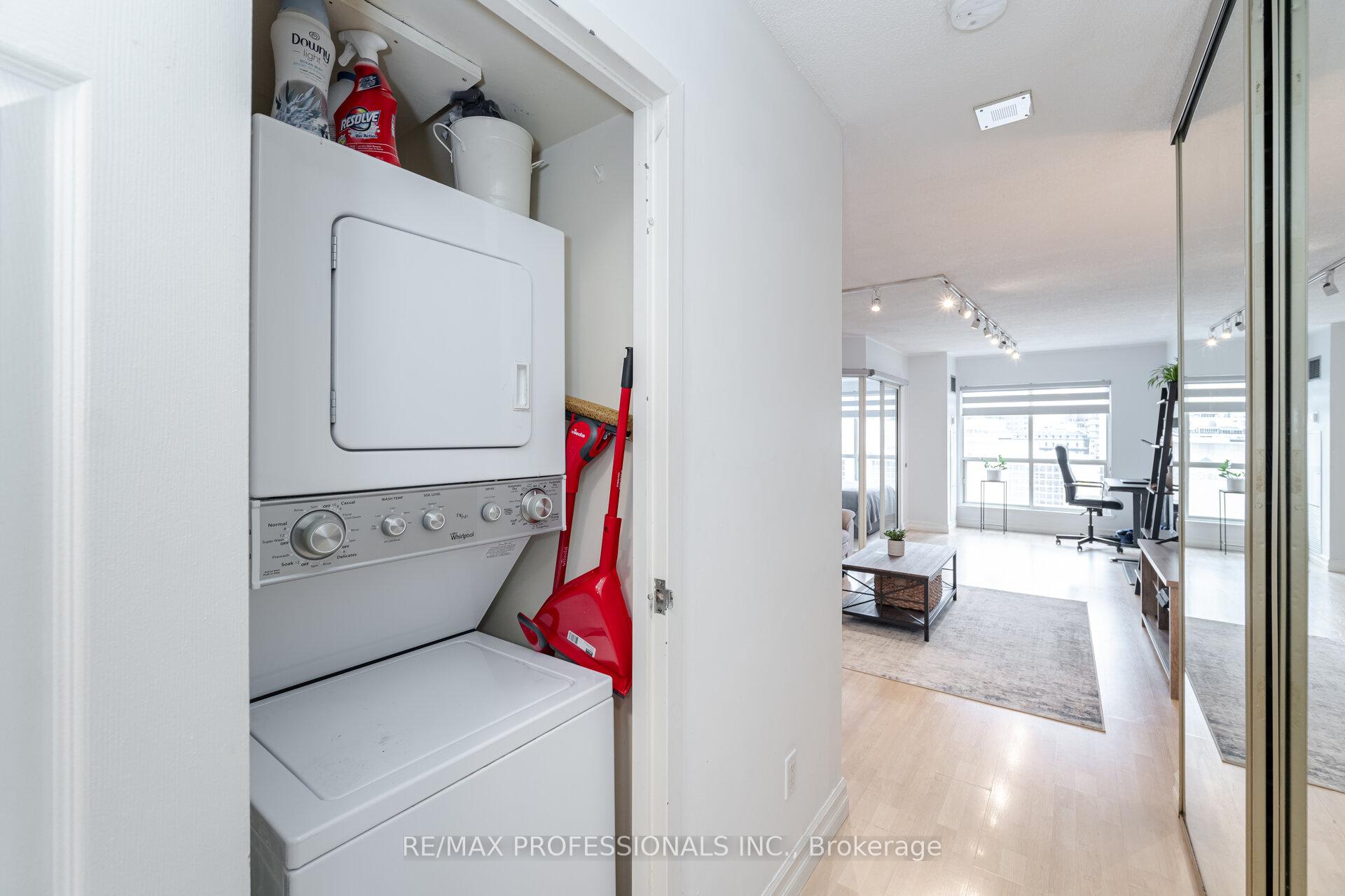 Photo 18 of Unit 2211, 25 The Esplanade, Toronto, Waterfront Communities — HOMEH