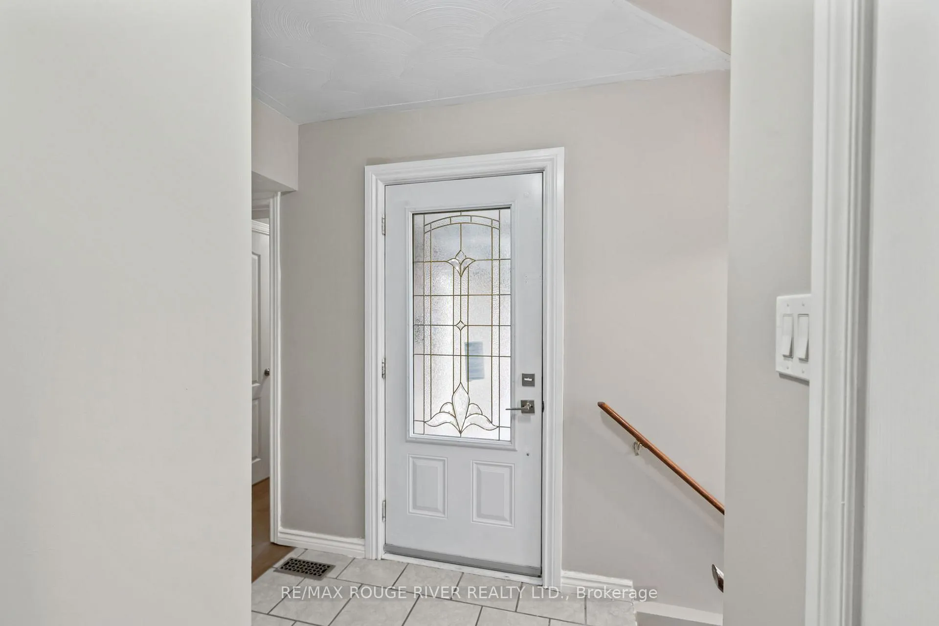 Photo 4 of 136 Haden Avenue, Peterborough, Northcrest Ward 5 — HOMEH