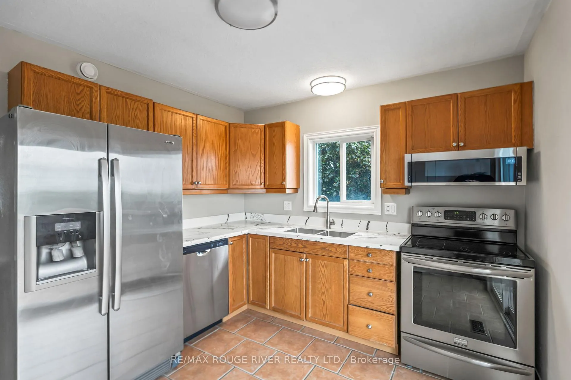 Photo 11 of 136 Haden Avenue, Peterborough, Northcrest Ward 5 — HOMEH