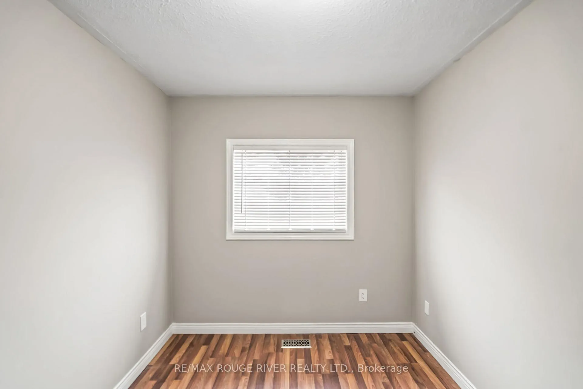 Photo 16 of 136 Haden Avenue, Peterborough, Northcrest Ward 5 — HOMEH