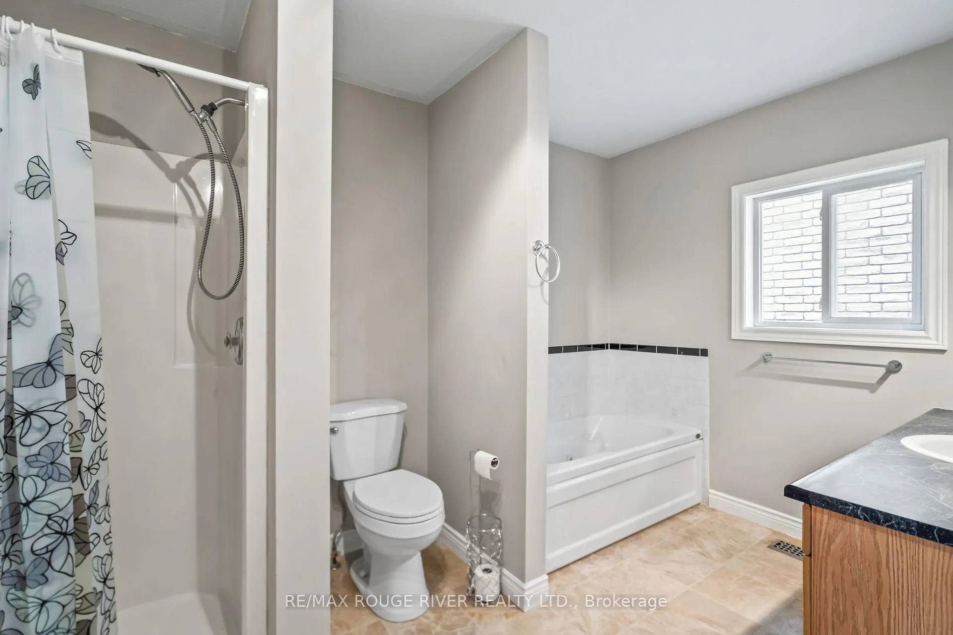Photo 19 of 136 Haden Avenue, Peterborough, Northcrest Ward 5 — HOMEH