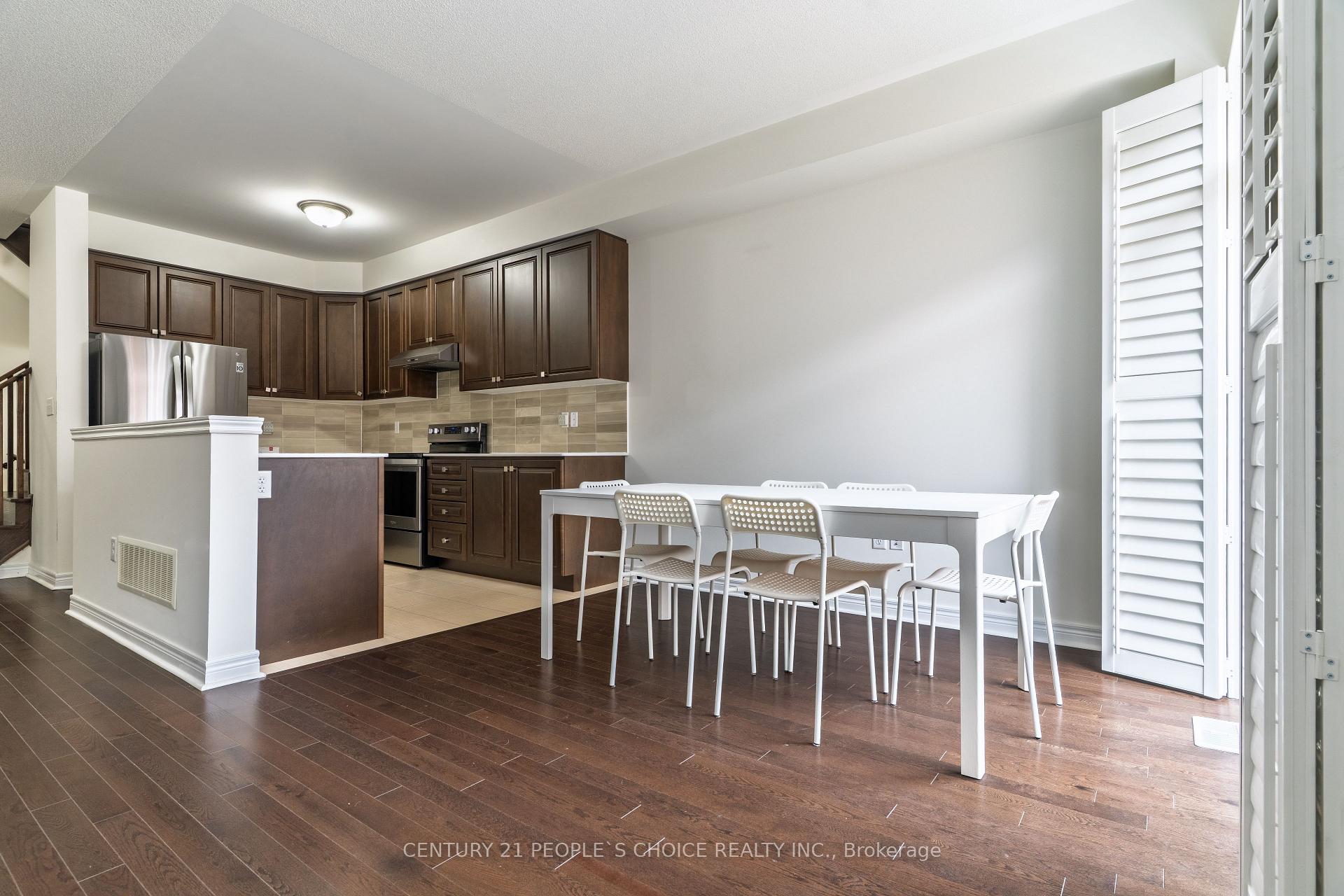 Photo 5 of 61 Finegan Circle, Brampton, Northwest Brampton — HOMEH