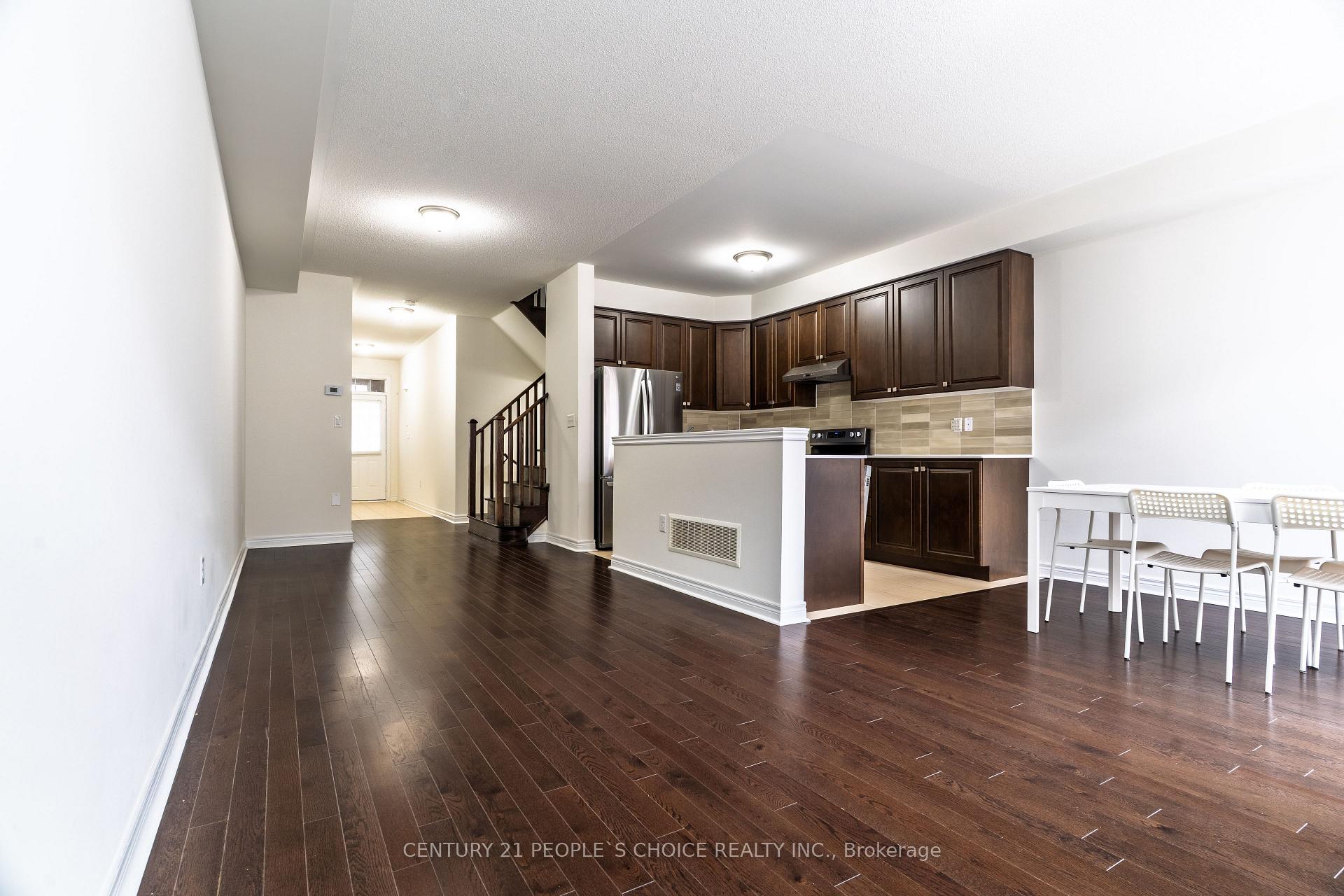 Photo 12 of 61 Finegan Circle, Brampton, Northwest Brampton — HOMEH
