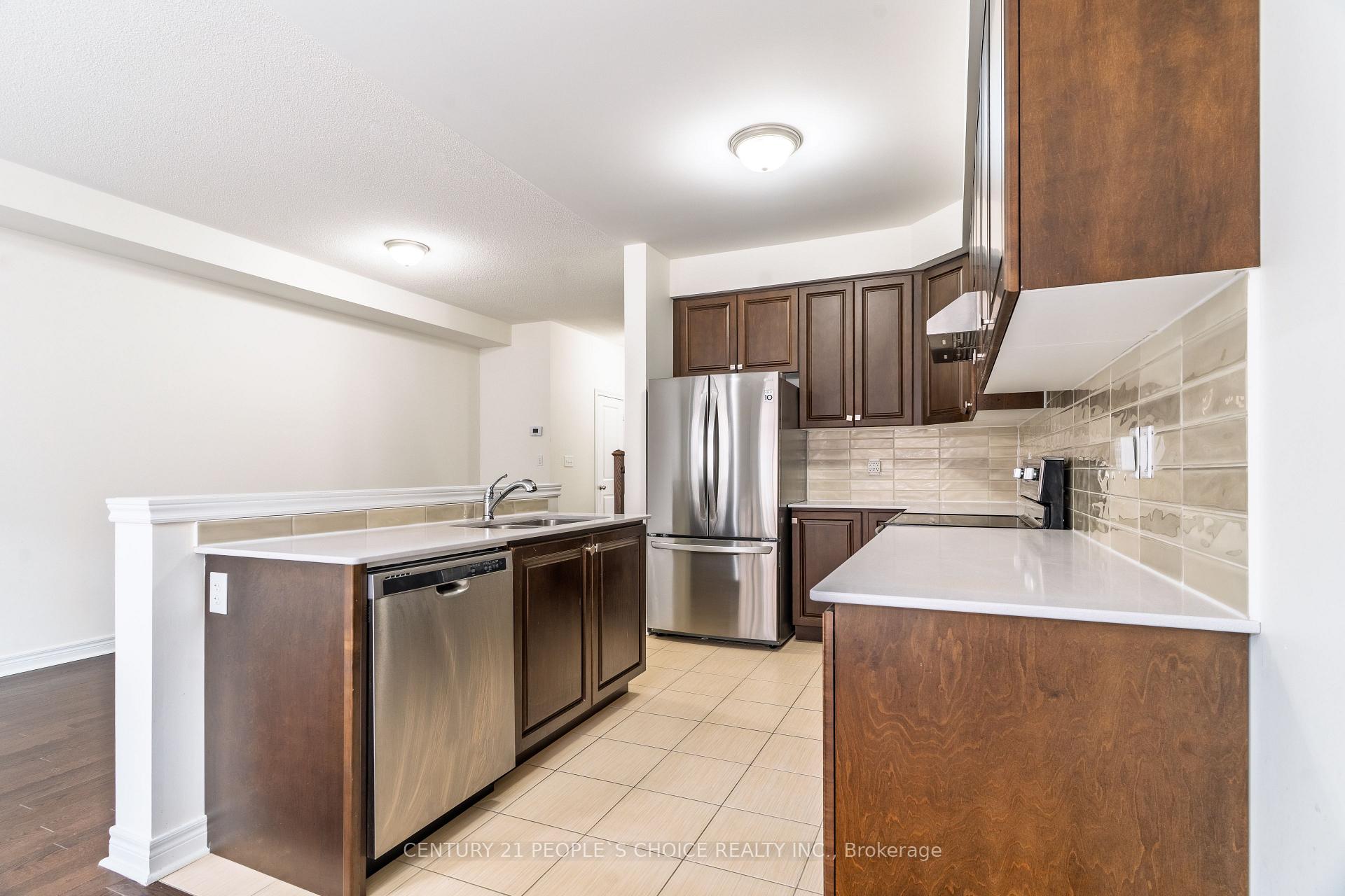 Photo 6 of 61 Finegan Circle, Brampton, Northwest Brampton — HOMEH