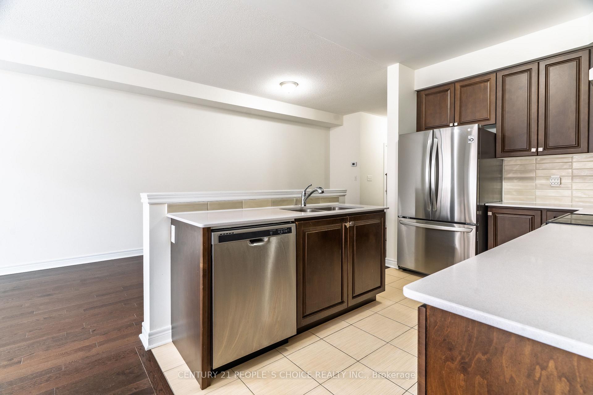 Photo 3 of 61 Finegan Circle, Brampton, Northwest Brampton — HOMEH