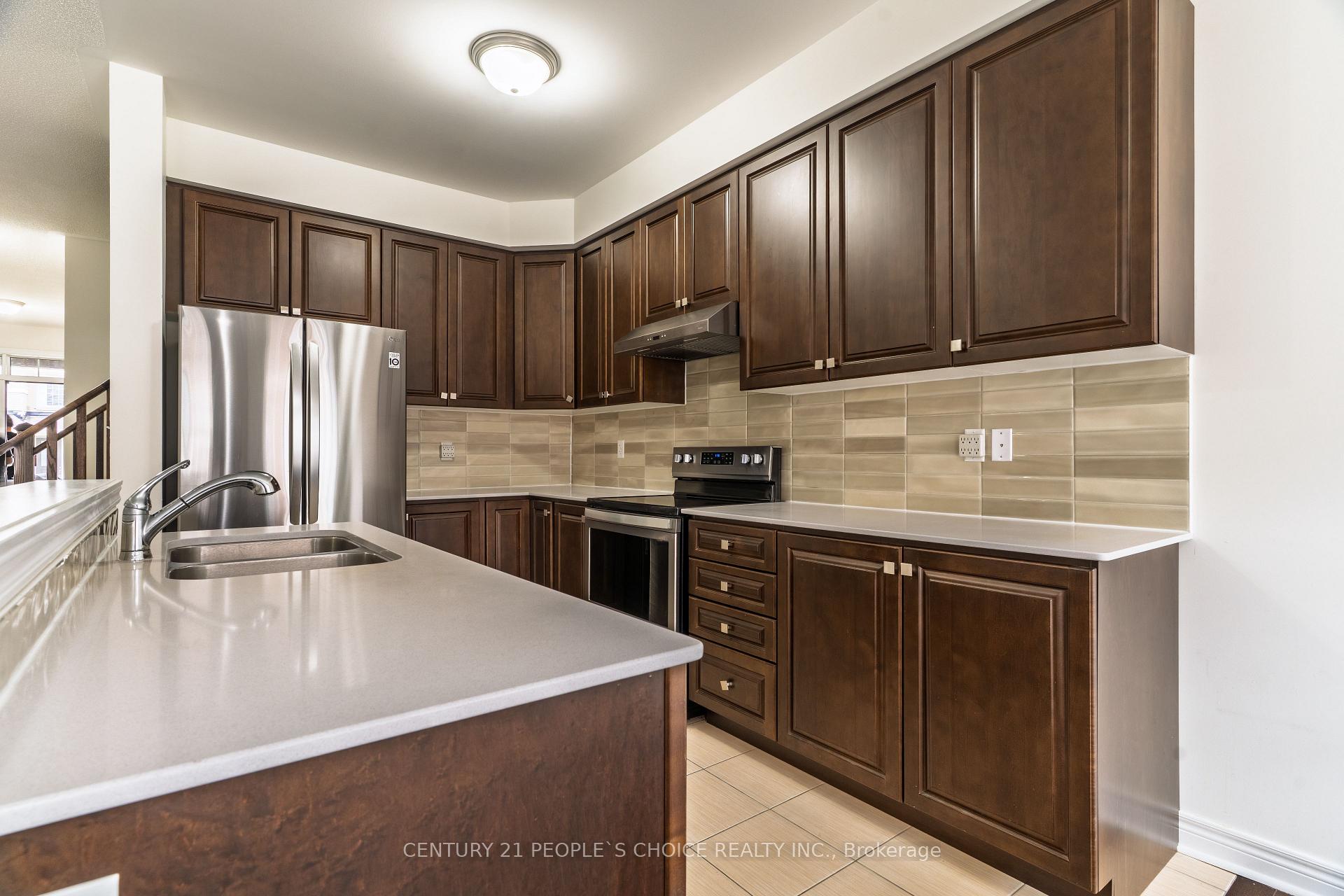 Photo 14 of 61 Finegan Circle, Brampton, Northwest Brampton — HOMEH