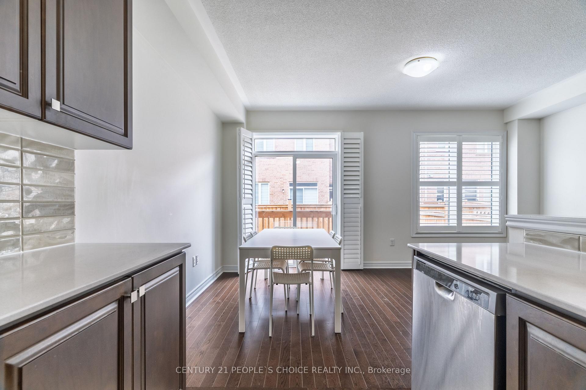 Photo 16 of 61 Finegan Circle, Brampton, Northwest Brampton — HOMEH