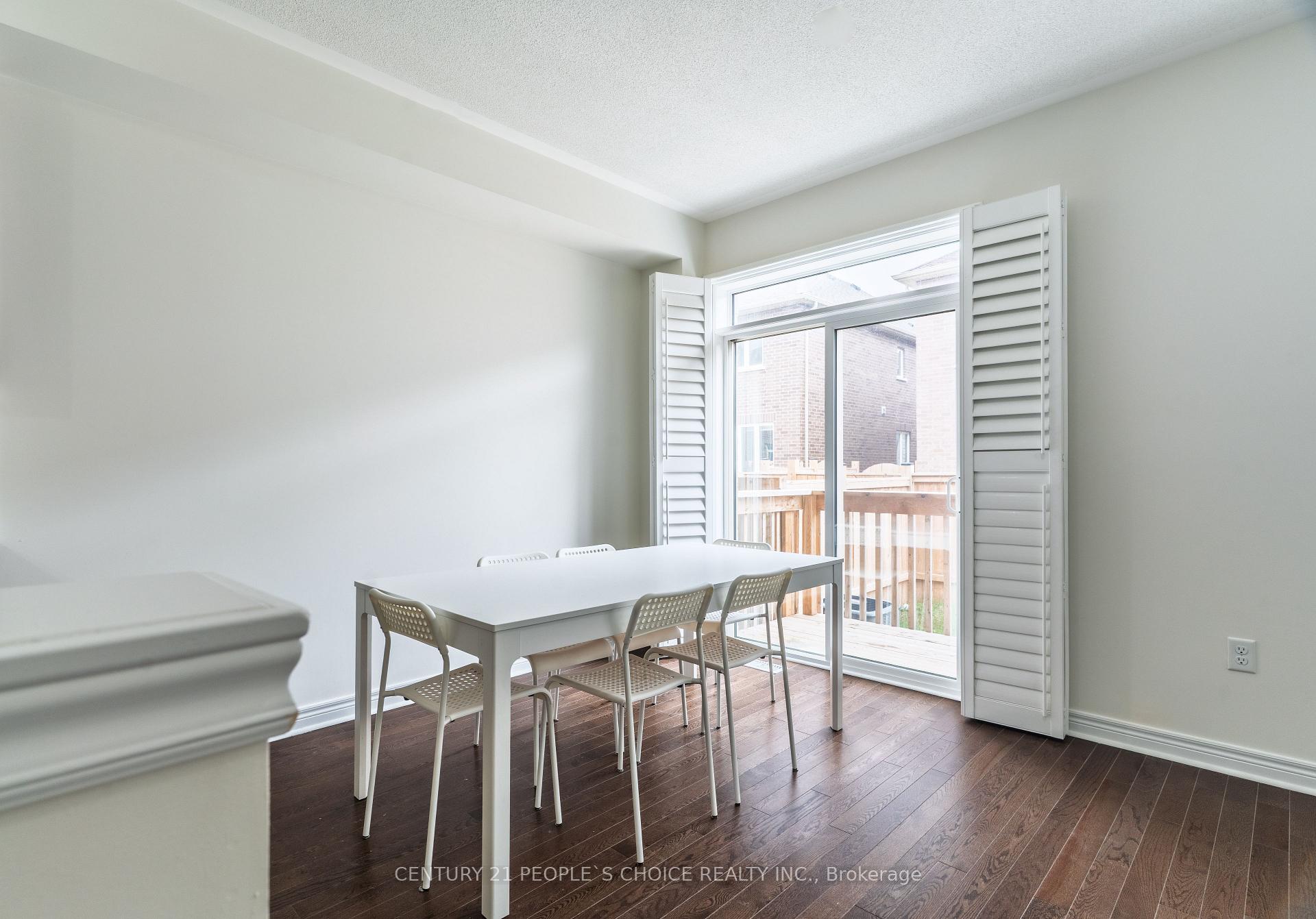 Photo 13 of 61 Finegan Circle, Brampton, Northwest Brampton — HOMEH