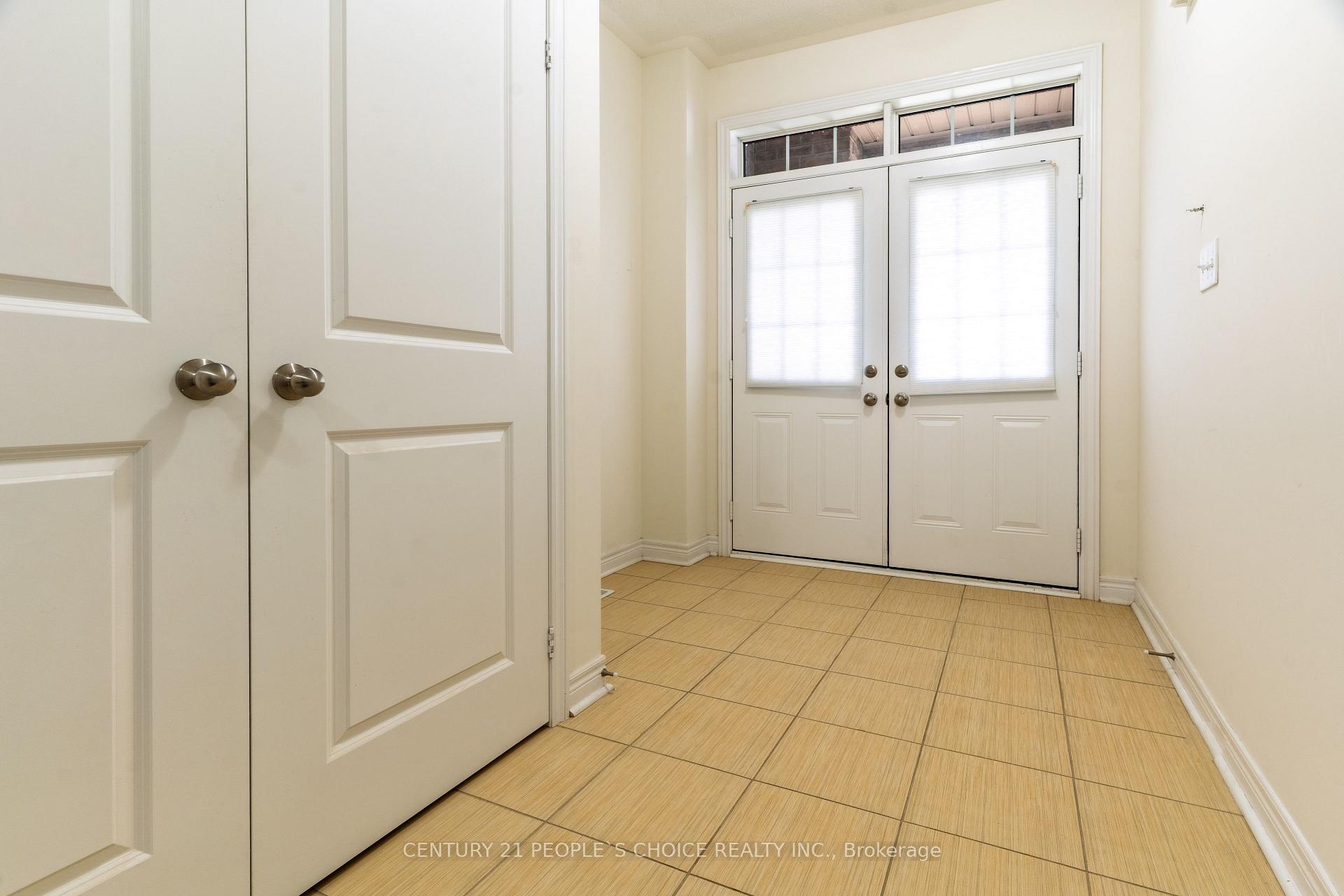 Photo 33 of 61 Finegan Circle, Brampton, Northwest Brampton — HOMEH