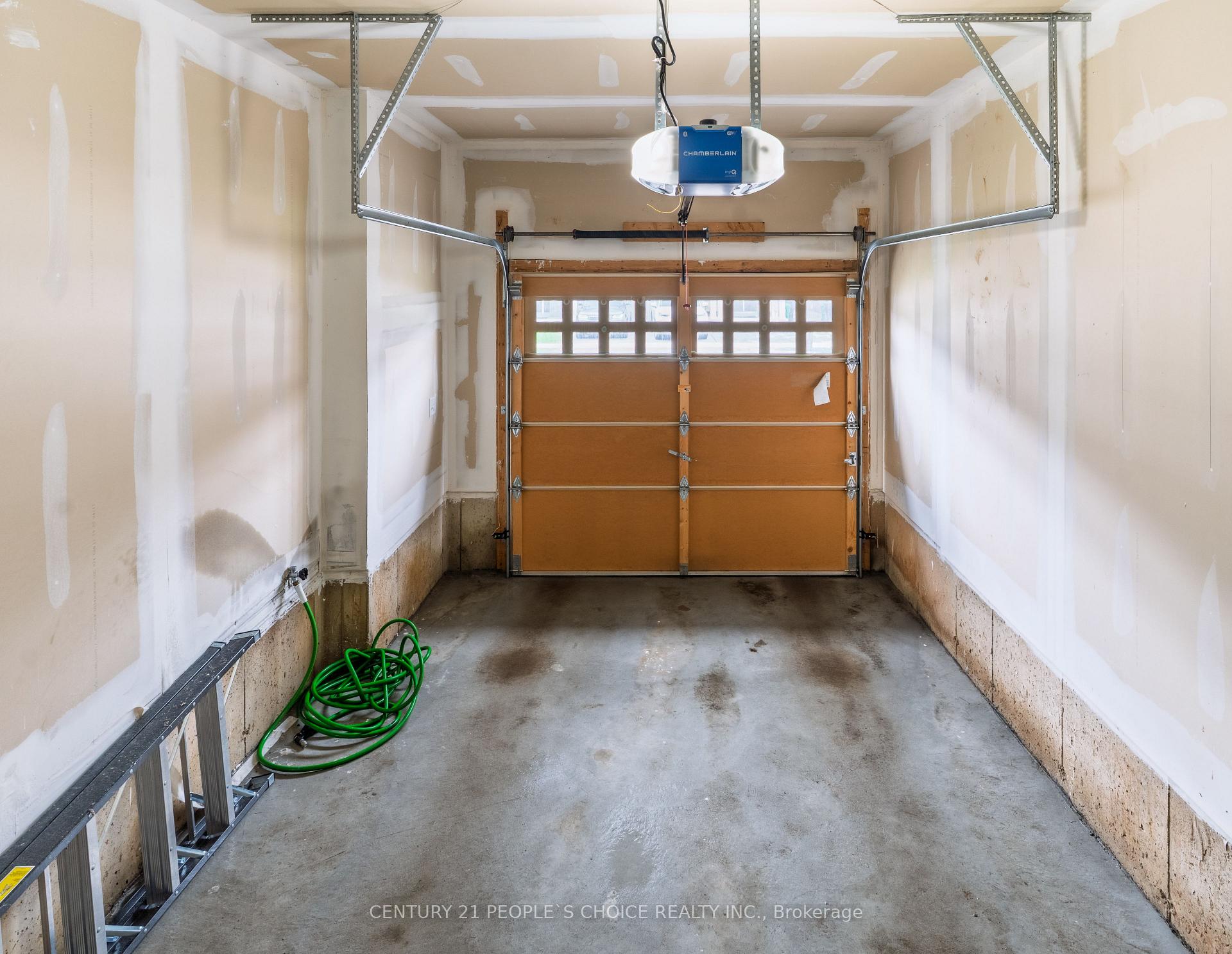 Photo 18 of 61 Finegan Circle, Brampton, Northwest Brampton — HOMEH