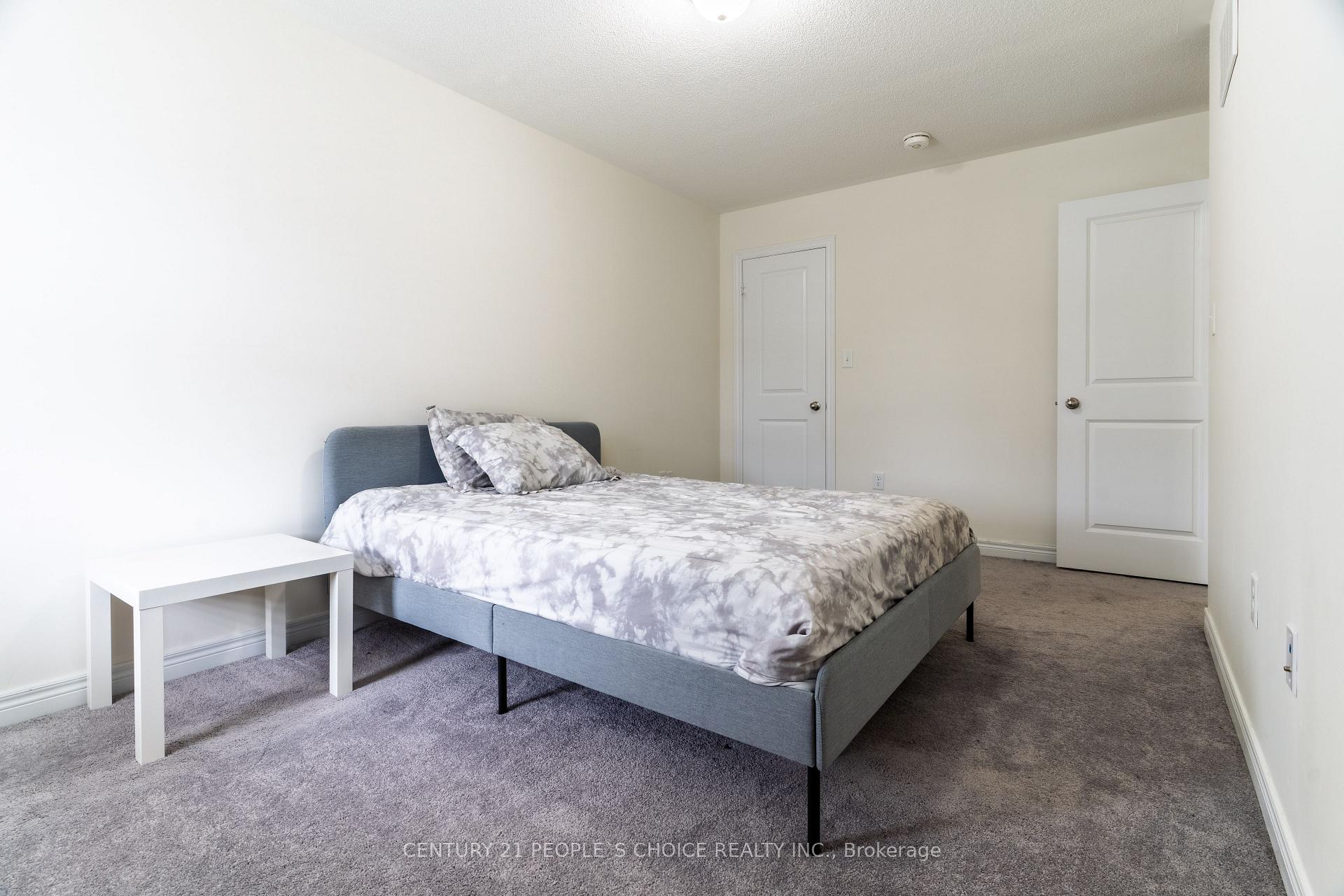 Photo 17 of 61 Finegan Circle, Brampton, Northwest Brampton — HOMEH