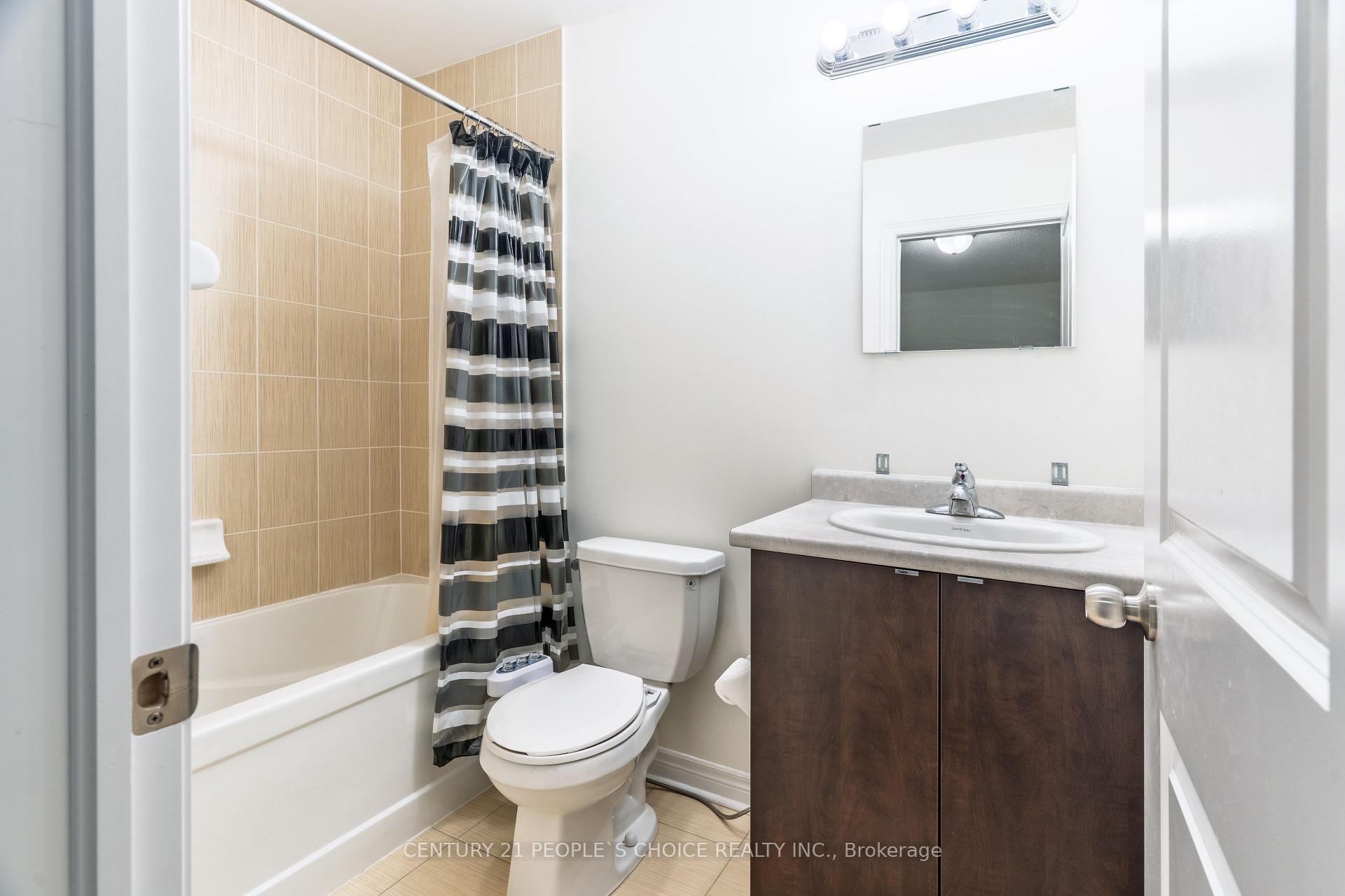 Photo 23 of 61 Finegan Circle, Brampton, Northwest Brampton — HOMEH