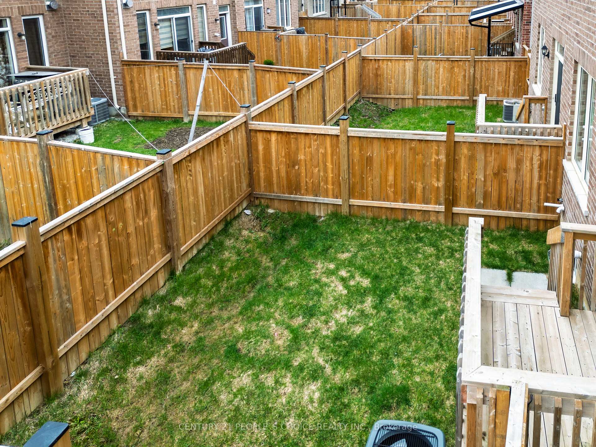 Photo 38 of 61 Finegan Circle, Brampton, Northwest Brampton — HOMEH