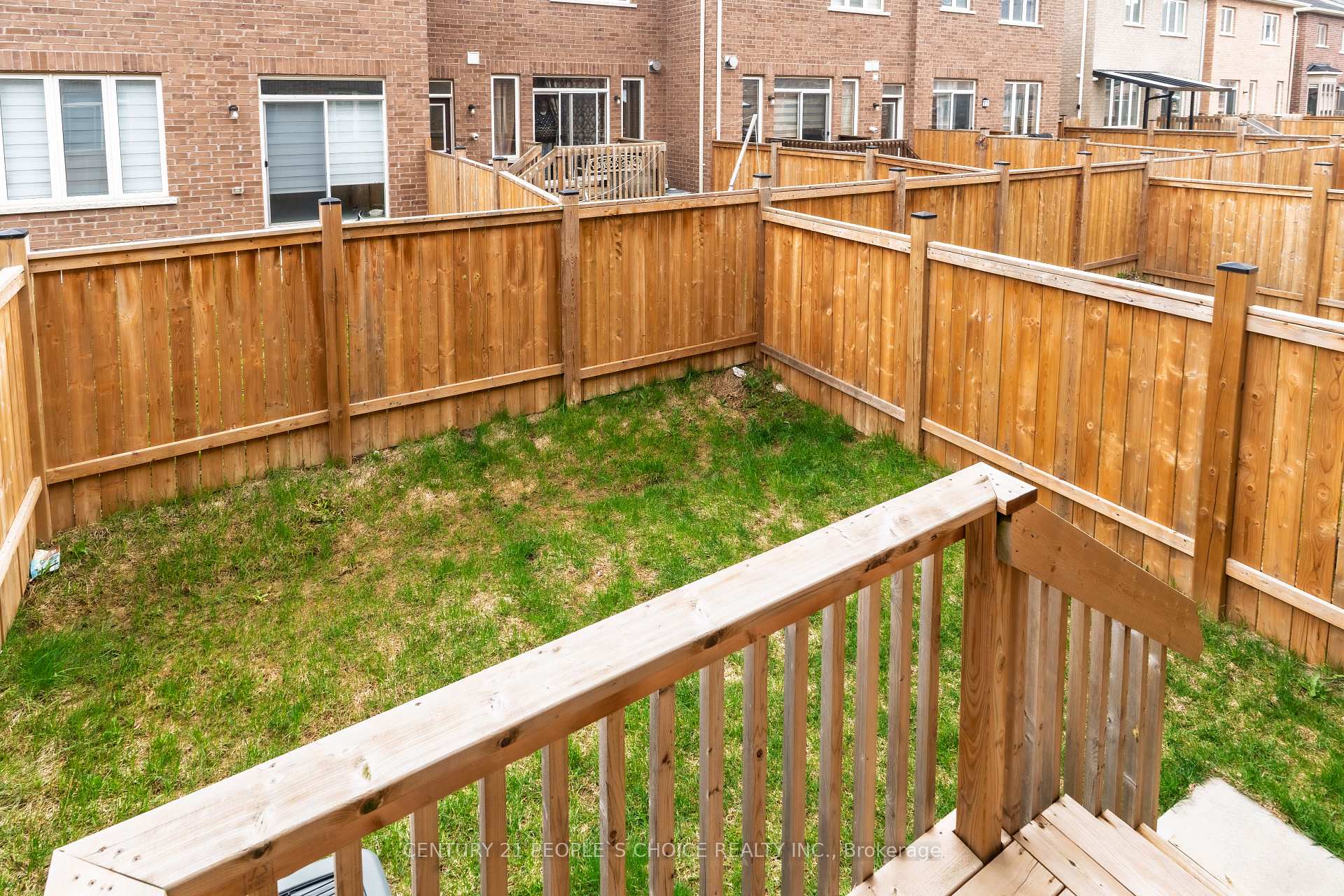 Photo 35 of 61 Finegan Circle, Brampton, Northwest Brampton — HOMEH